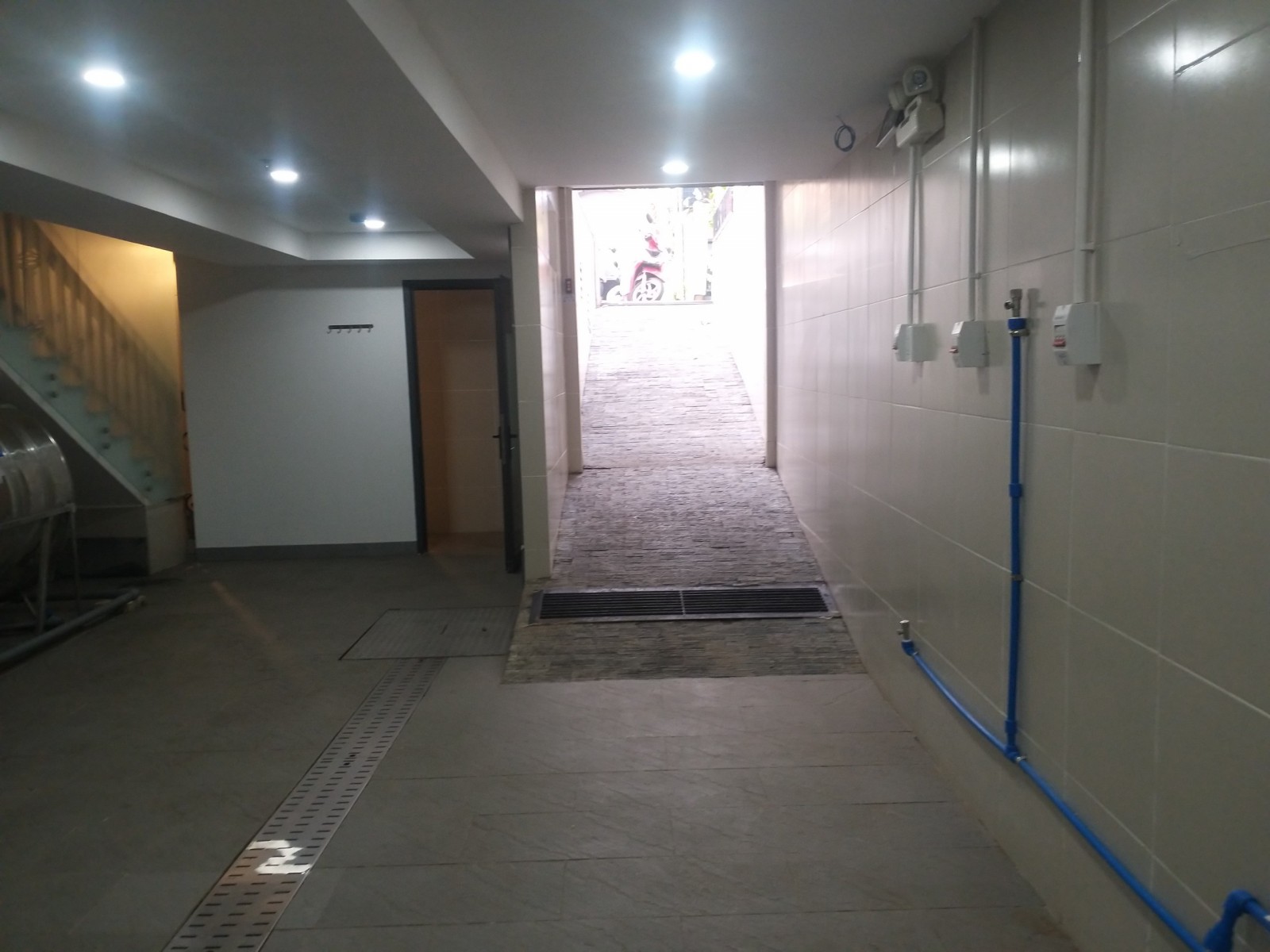 Cho thuê Tầng Hầm làm văn phòng, quán ăn, kho,...100m2, Hưng Phước PMH, Q7. - 11591