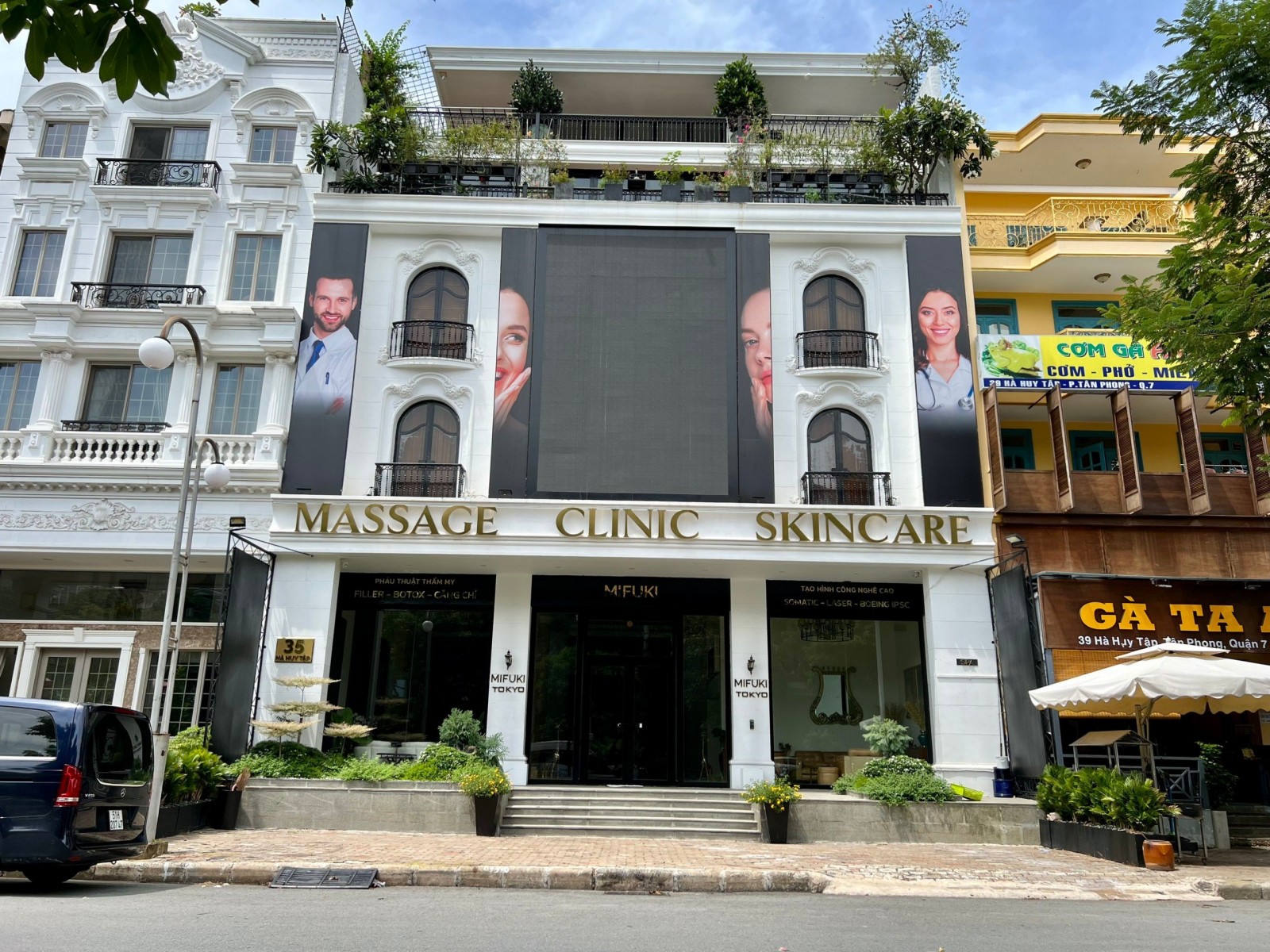 Cho thuê căn đôi nhà phố Hà Huy Tập 900m2 DTSD làm Spa, bệnh viện - 11639