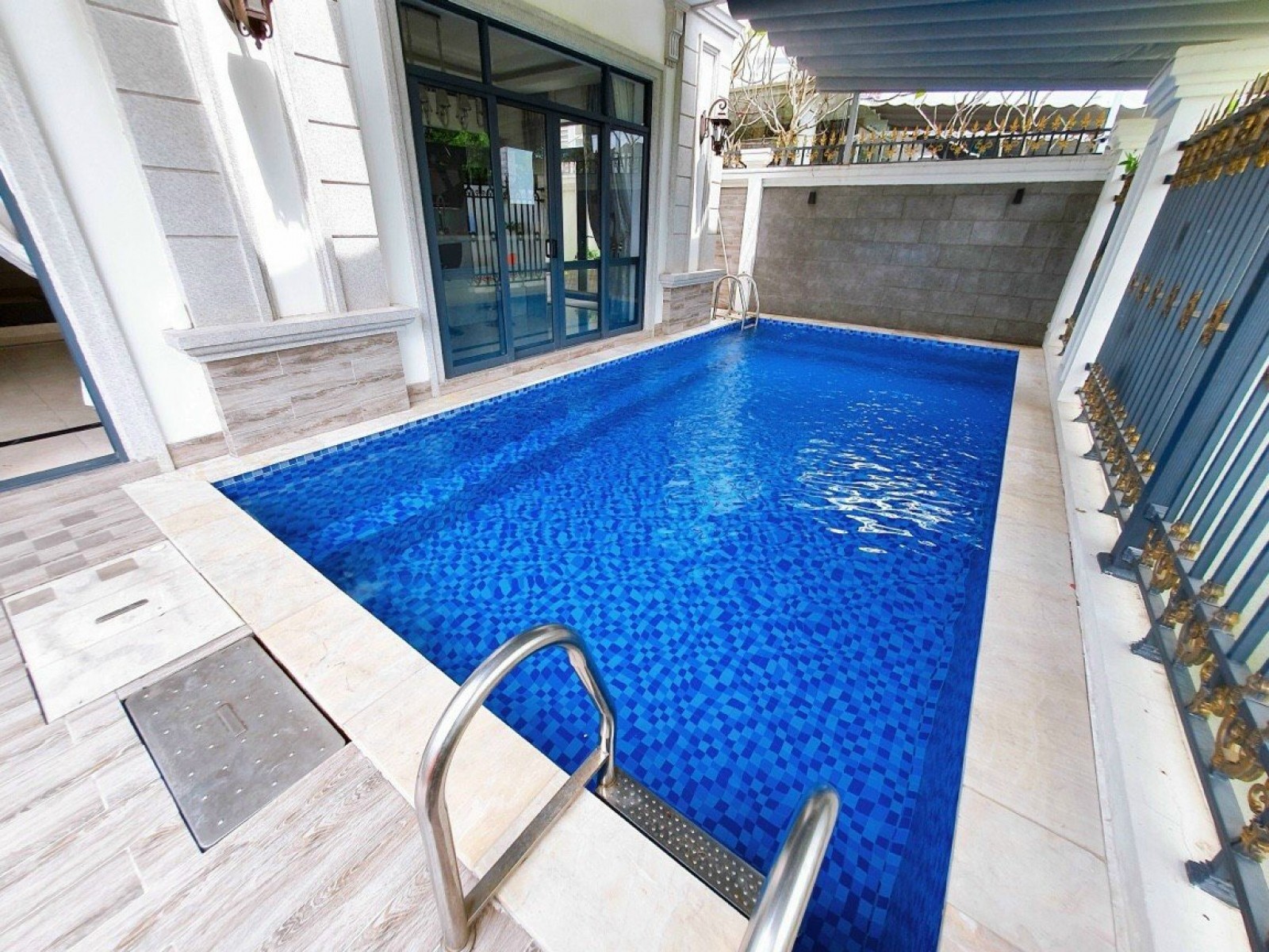 cho thuê căn Biệt thự nam thông có hồ bơi, hầm, thang máy, 5PN, Quận 7 - 11650
