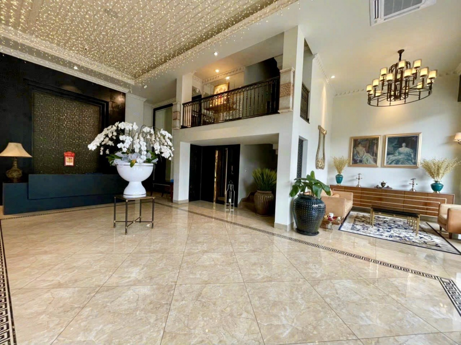 Cho thuê căn đôi nhà phố Hà Huy Tập 900m2 DTSD làm Spa, bệnh viện - 11705