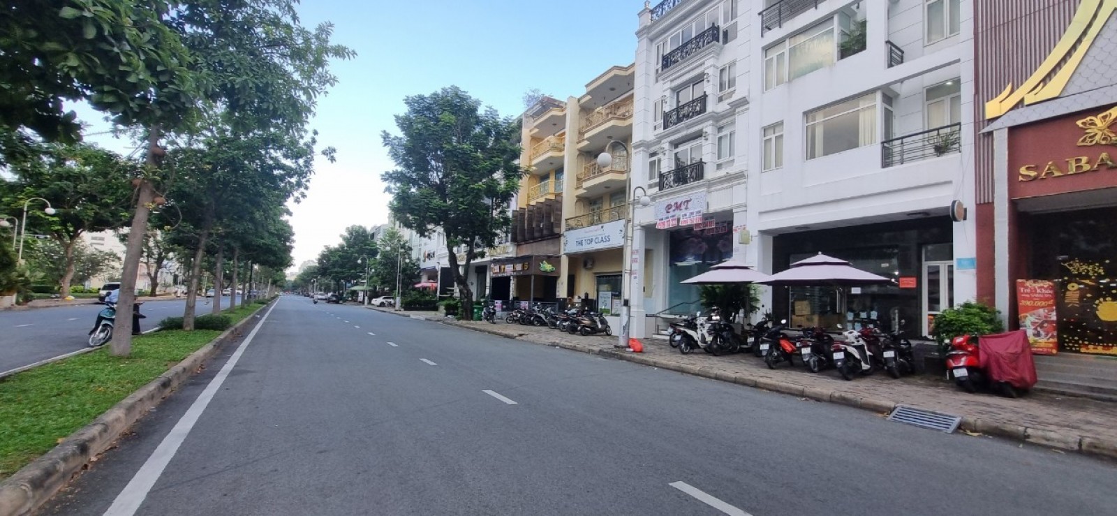 Cho thuê nhà phố mặt tiền đường đôi Hà Huy Tập có thang máy Phú Mỹ Hưng, Quận 7 - 11777