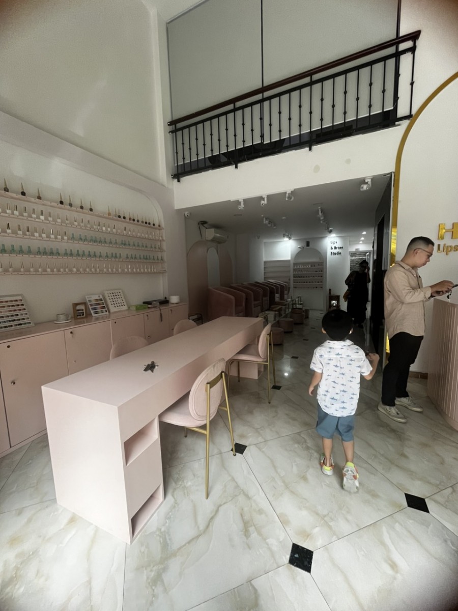 Cho thuê mặt bằng làm sapa, nail có sẵn đồ Hưng Gia Hưng Phước Phú Mỹ Hưng, Quận 7. - 11789