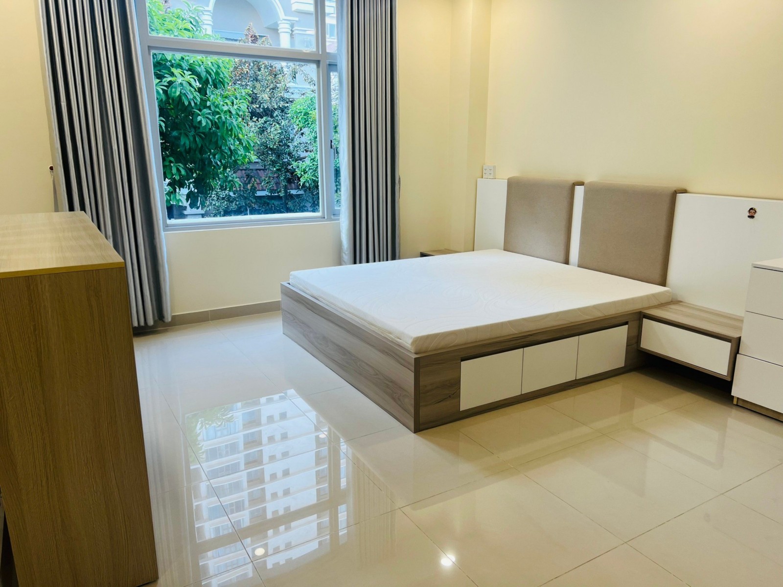 bán giá rẻ biệt thự nam viên 7*18m, 3 lầu ngay phú mỹ hưng, quận 7 - 11805