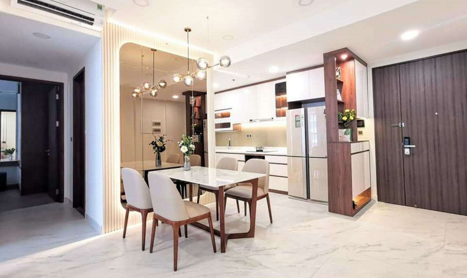 Cho thuê căn hộ Nam Phúc, 3 phòng ngủ, lầu cao giá 20 tr/tháng nhà đủ nội thất, có ô đậu xe ô tô miễn phí.