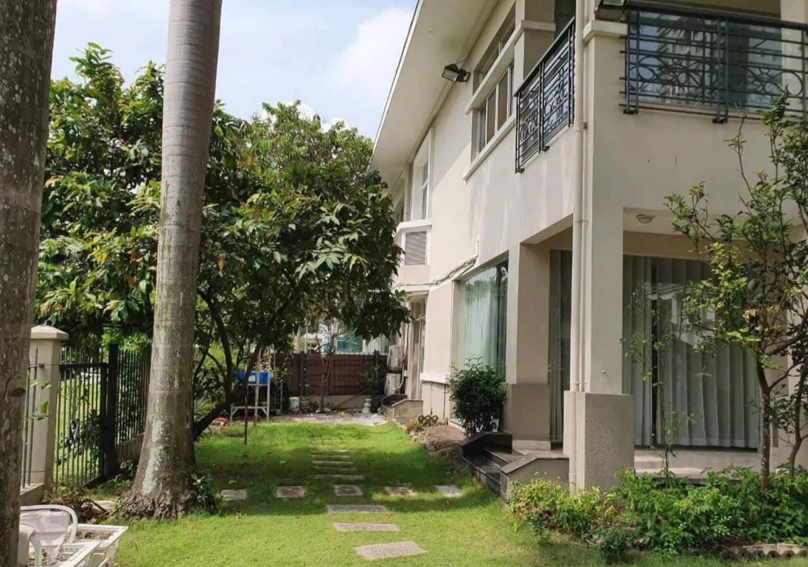 Cho thuê đơn lập Mỹ Phú 2A . Phú Mỹ Hưng Quận 7 - 11830