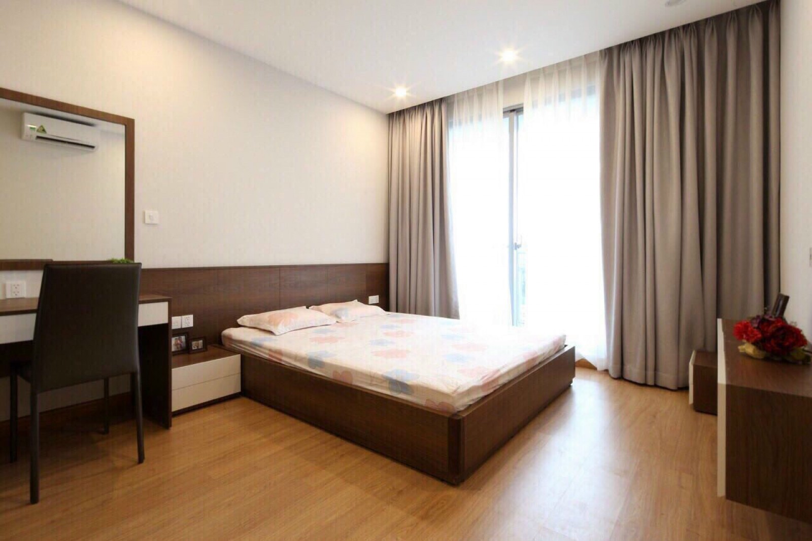 CHÍNH CHỦ ĐI XA CÂN CHO THUÊ GẤP CH GIÁ RẺ GRAND VIEW, DIỆN TÍCH 120M2, 2PN, 2WC VÀ 1PLV CHỈ 20TR/THÁNG