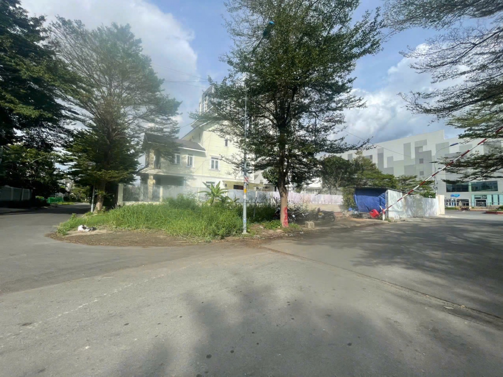 Bán gấp lô đất biệt thự Sadeco, Góc 2 mặt tiền 237m2 sau SC Vivo City - 12064