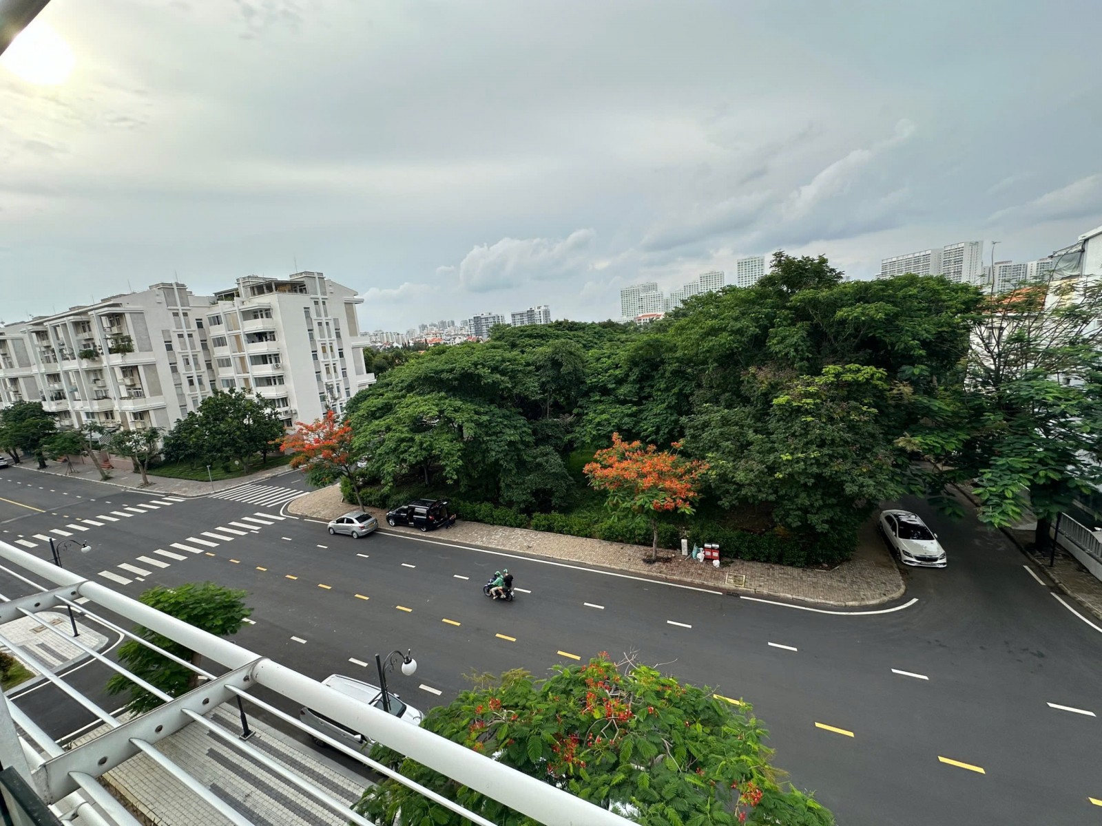 10,7 tỷ bán Gấp căn hộ Garden Plaza ban công dài, 141m2, view biệt thự - 12082