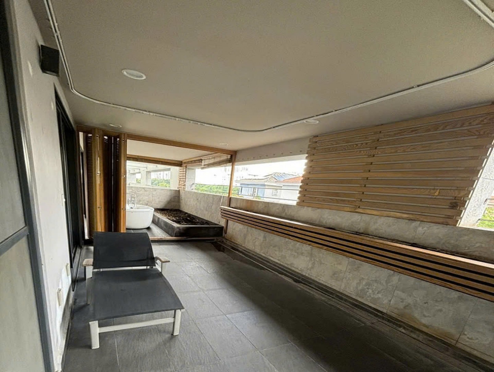 Bán gấp căn hộ Nam Phúc 121m2 + 48m2 sân vườn tầng 2 view công viên - 12091