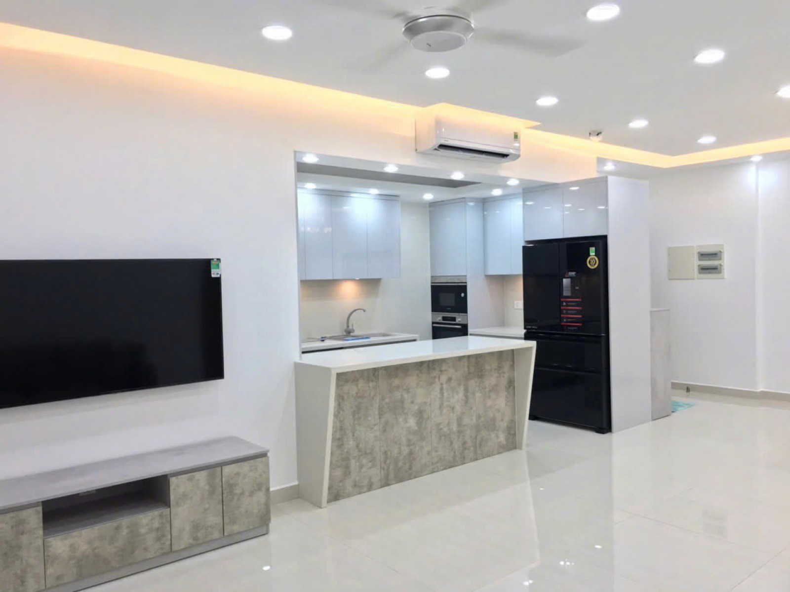 Bán gấp căn hộ Riverpark Premier lầu cao, 123m2, view hồ bơi cực đẹp - 12185