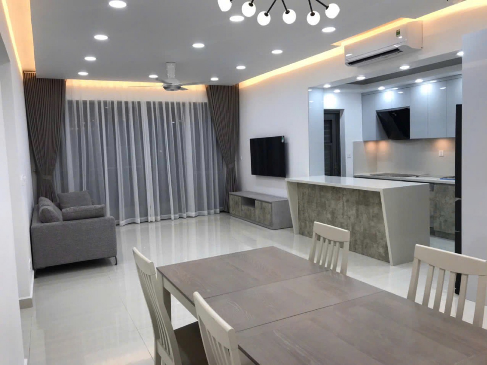 Bán gấp căn hộ Riverpark Premier lầu cao, 123m2, view hồ bơi cực đẹp - 12199