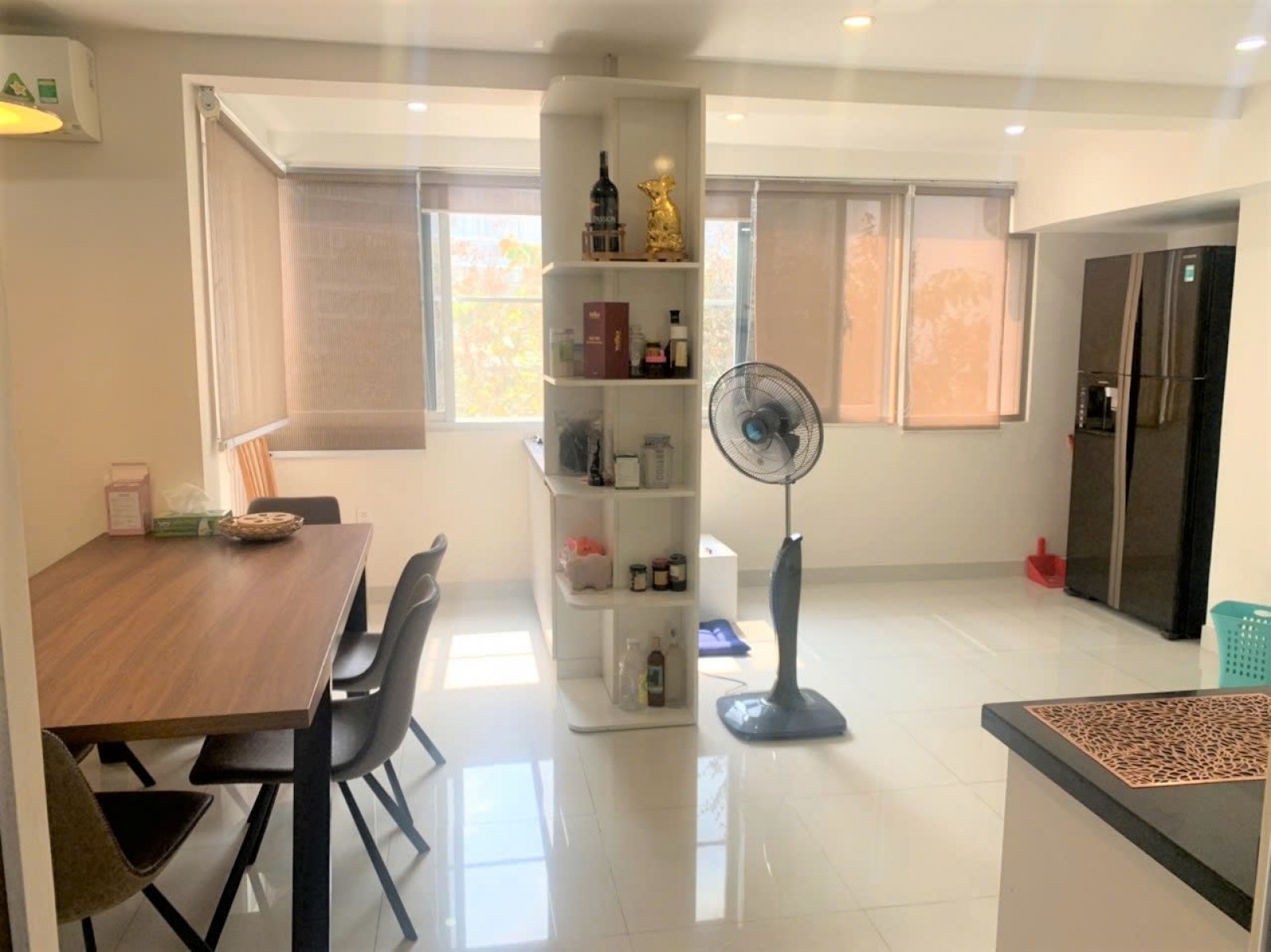 Bán căn penhouse Mỹ tú, 3 lầu, sân thượng, 6PN, 297m2 Đ.Lý Long Tường - 12241