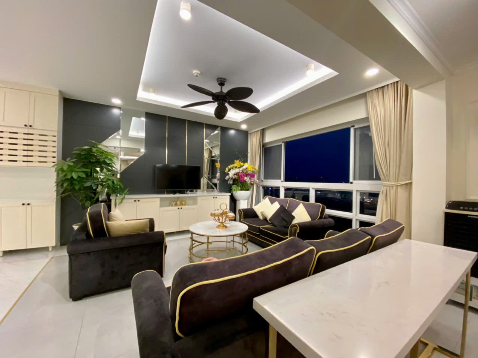 Bán Gấp trước tết căn Penhouse Happy valley 235m2, Góc 3 view cực đẹp - 12513