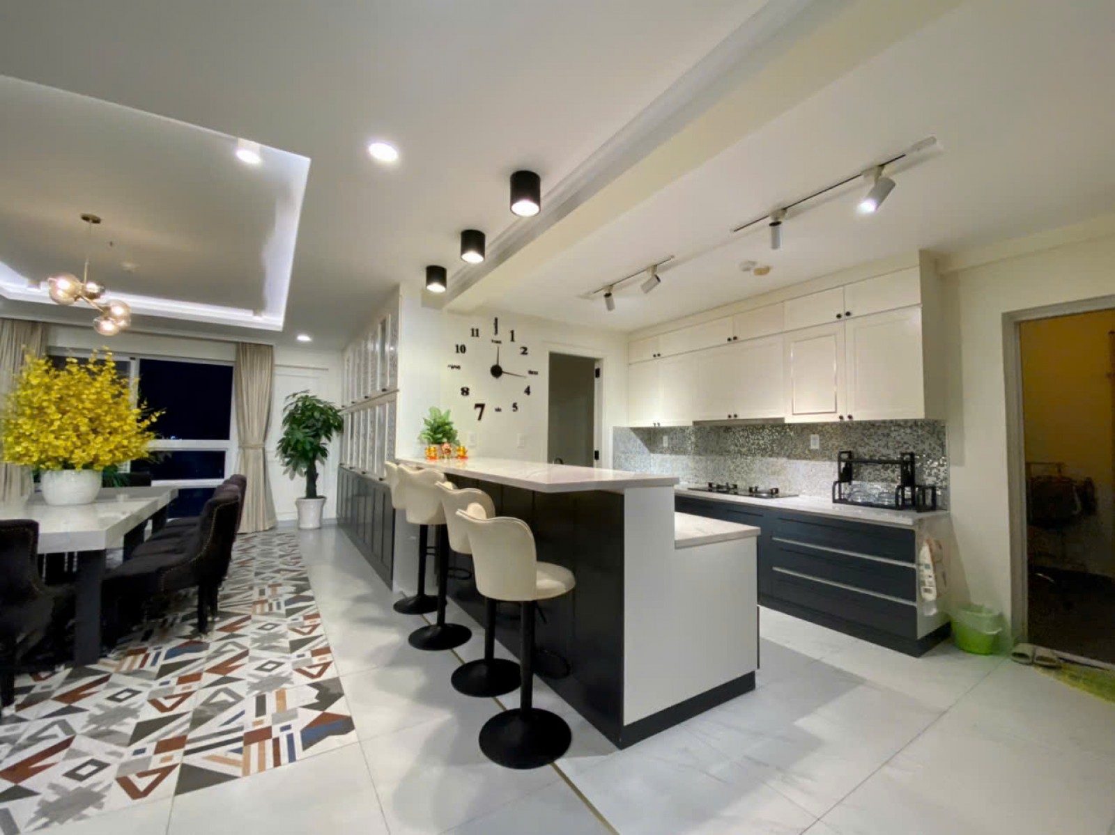 Bán Gấp trước tết căn Penhouse Happy valley 235m2, Góc 3 view cực đẹp - 12517