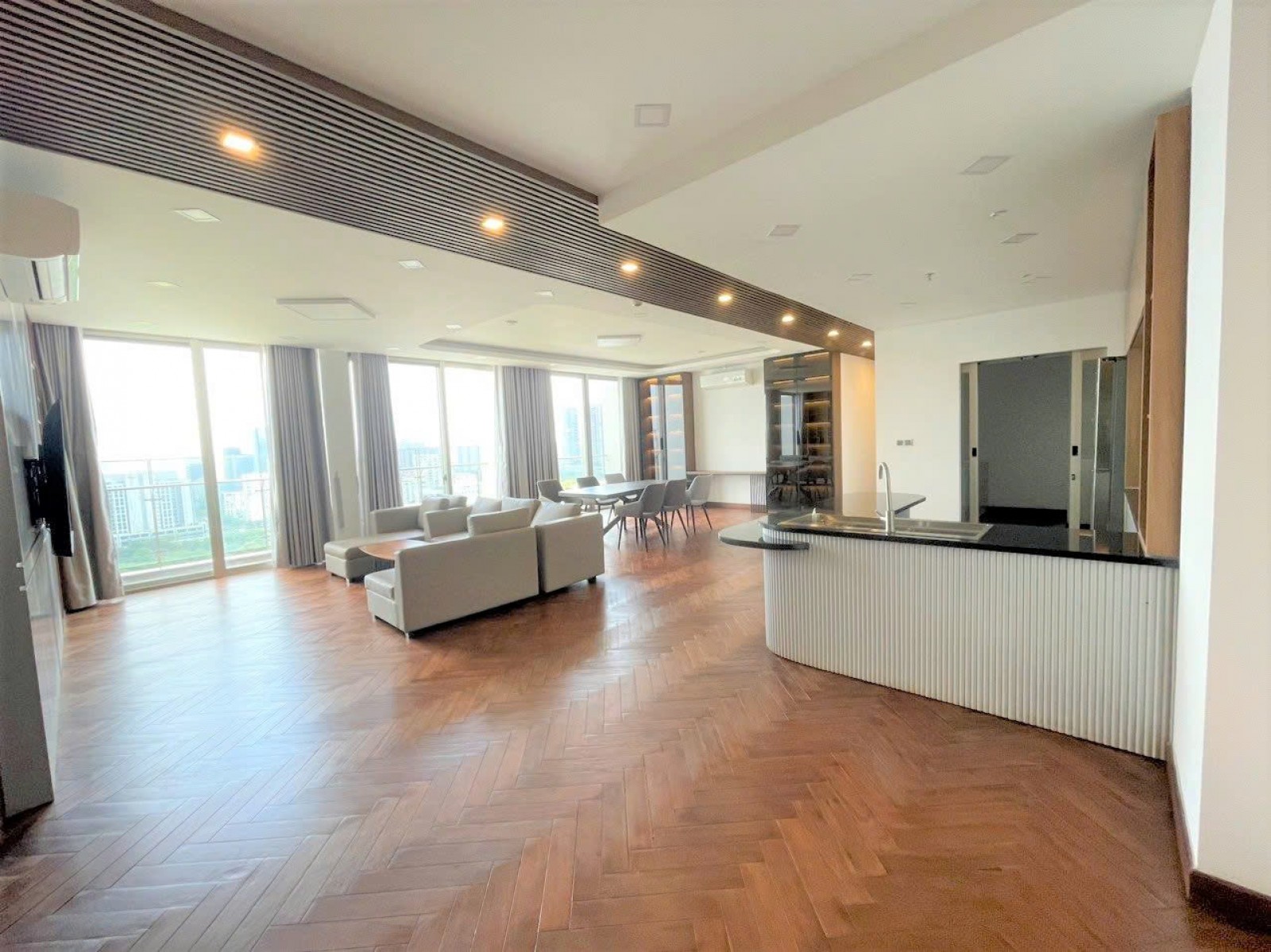 Bán Gấp Penhouse Midtown 245m2, 4PN, nội thất cao cấp, có Sổ hồng, Q.7 - 12679