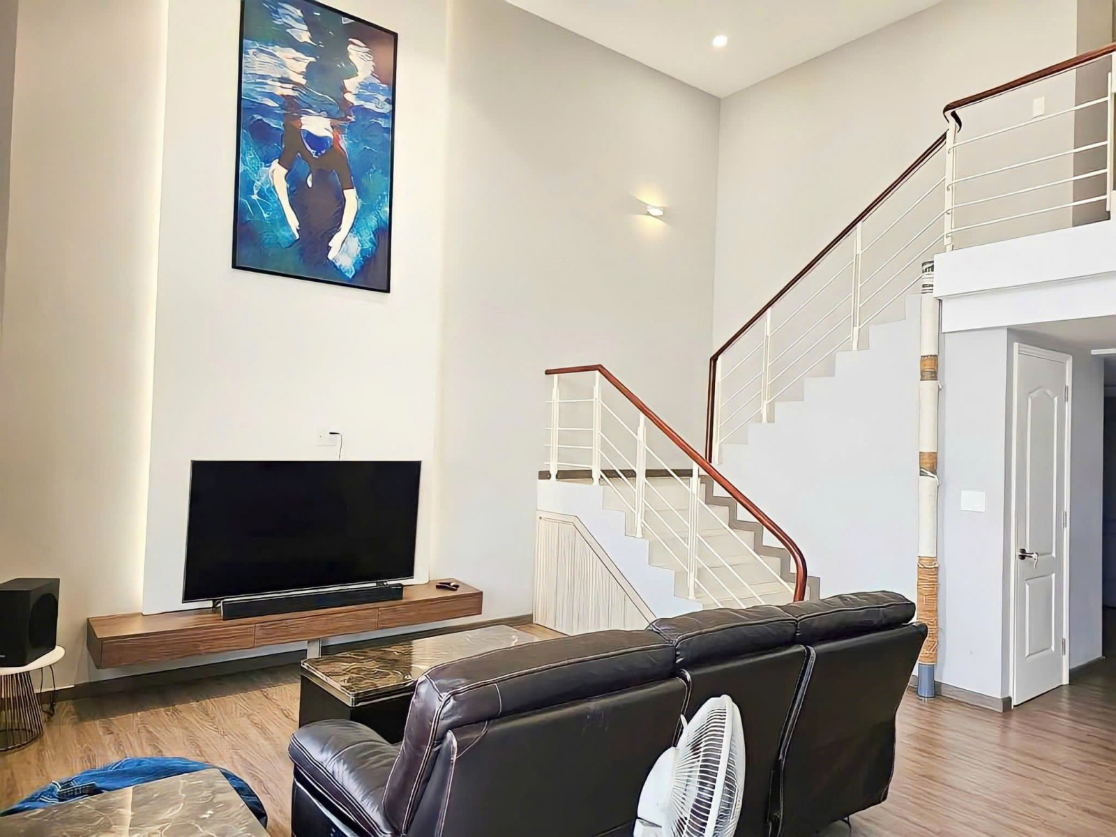 Cho thuê căn hộ Duplex Mỹ Khánh, 195m2, 1 trệt 1 lửng, 4PN view  Quận 1 - 12750
