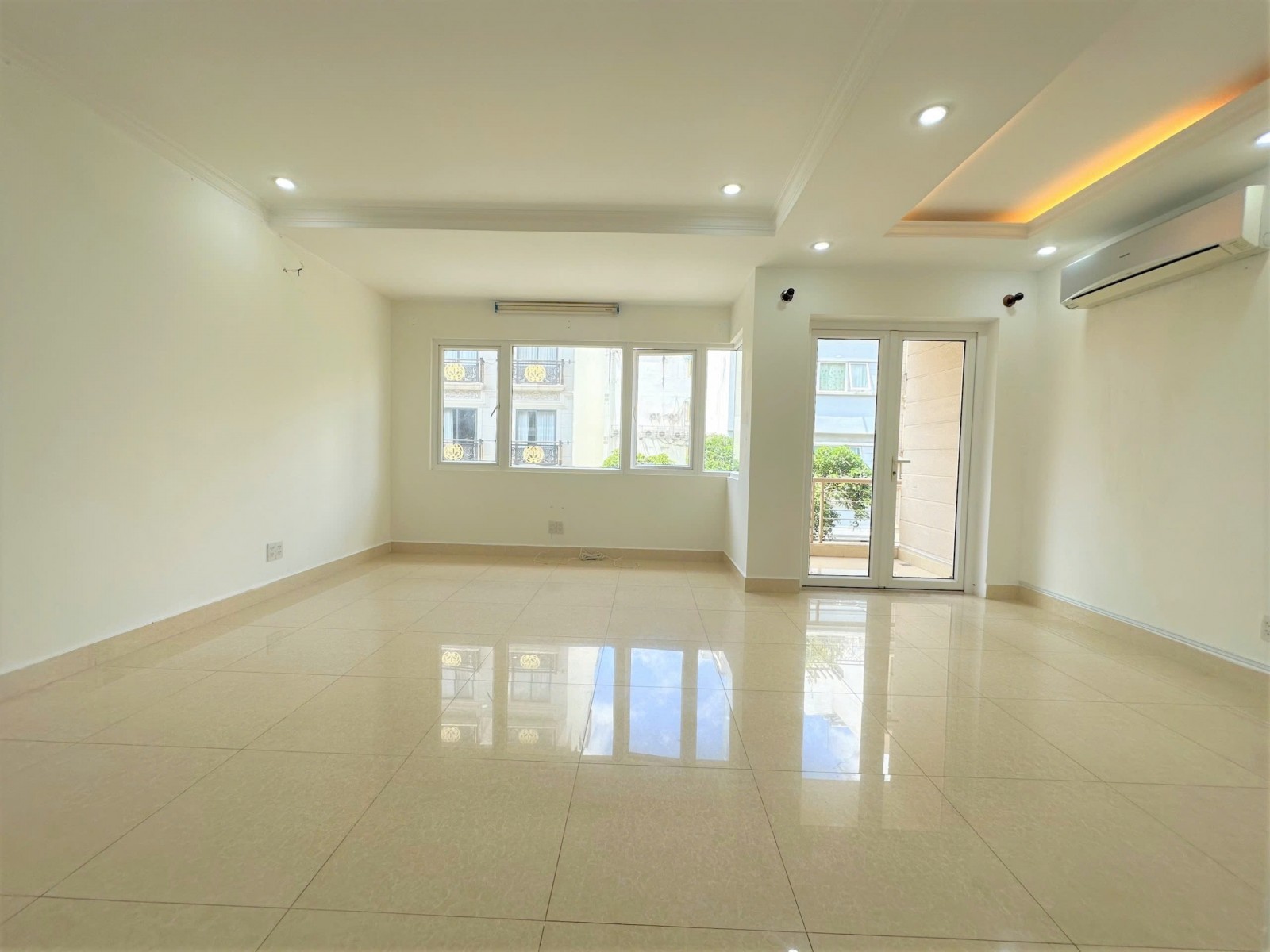 Cho thuê Nguyên căn nhà phố kinh doanh Hưng Gia, 5 lầu, giá rẻ 53tr/th - 12826