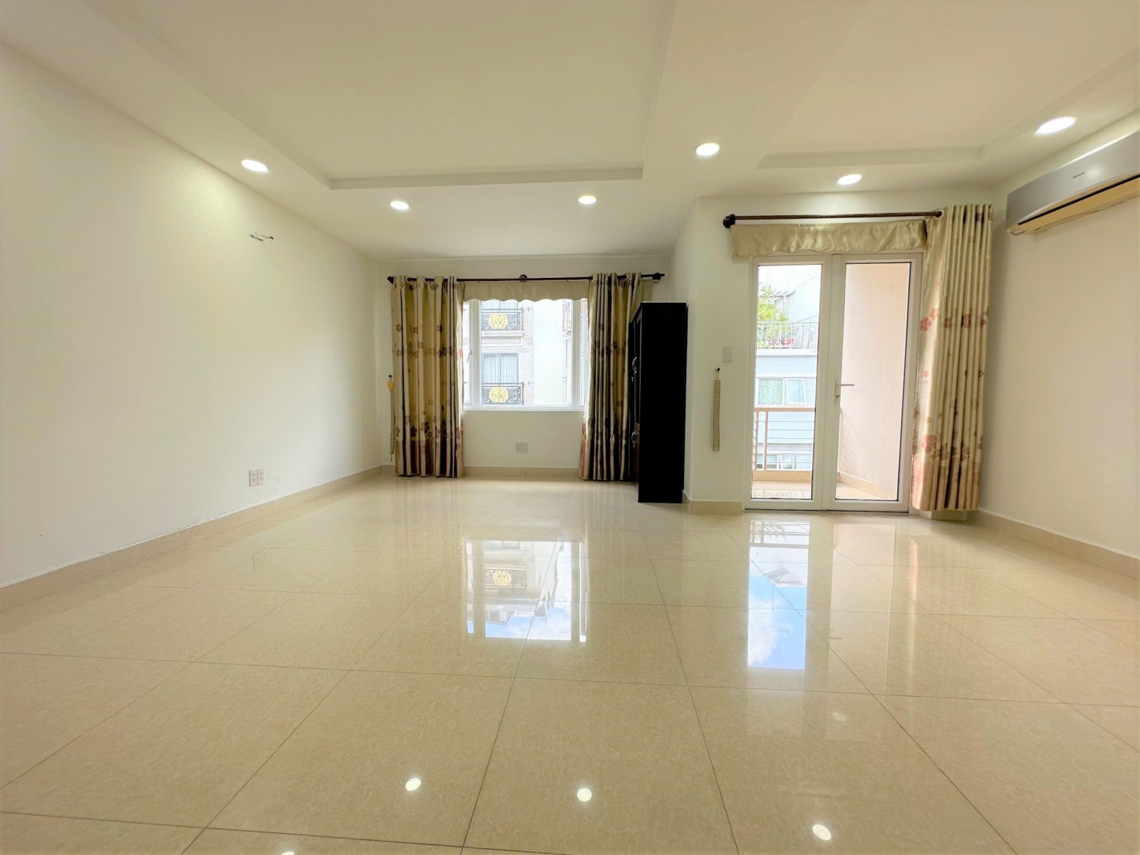 Cho thuê Nguyên căn nhà phố kinh doanh Hưng Gia, 5 lầu, giá rẻ 53tr/th - 12828