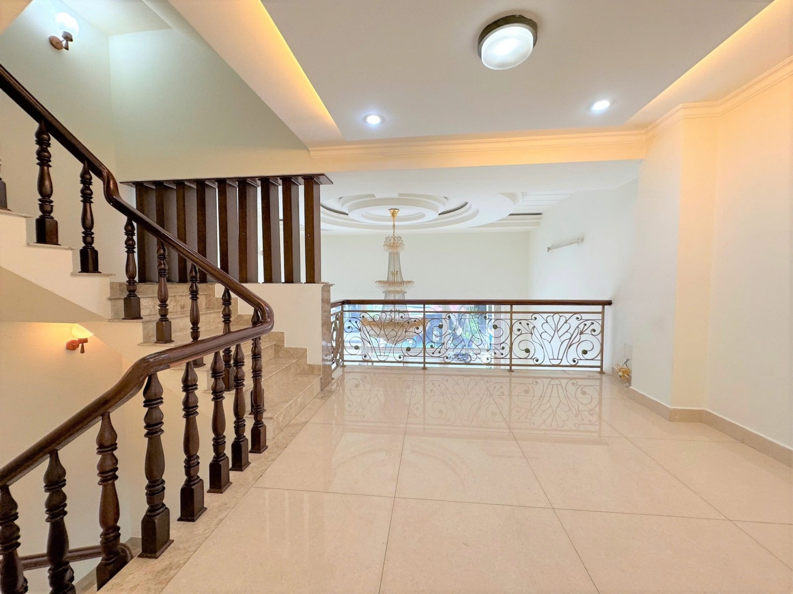 Cho thuê Nguyên căn nhà phố kinh doanh Hưng Gia, 5 lầu, giá rẻ 53tr/th - 12827