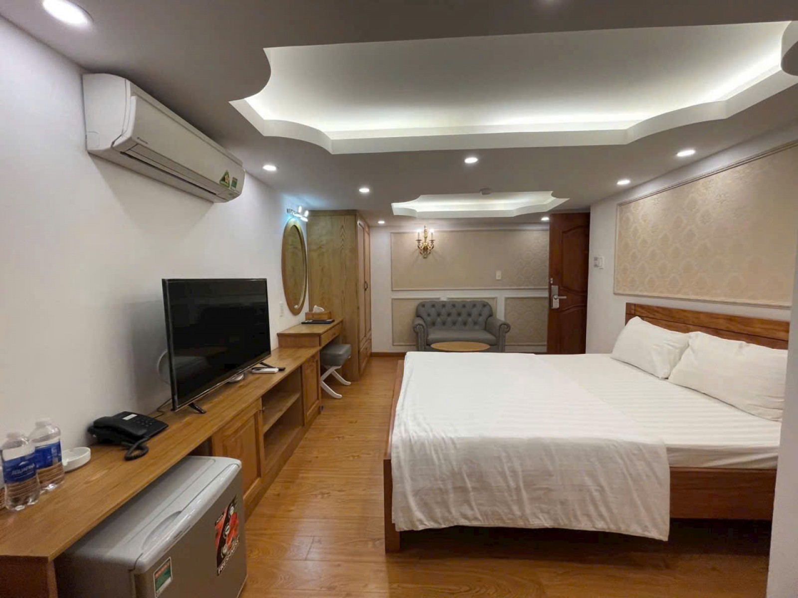 Bán nhà phố Hưng Gia DT 11*18,5m, góc đường số 2 và Bùi Bằng Đoàn, Q.7 - 12909