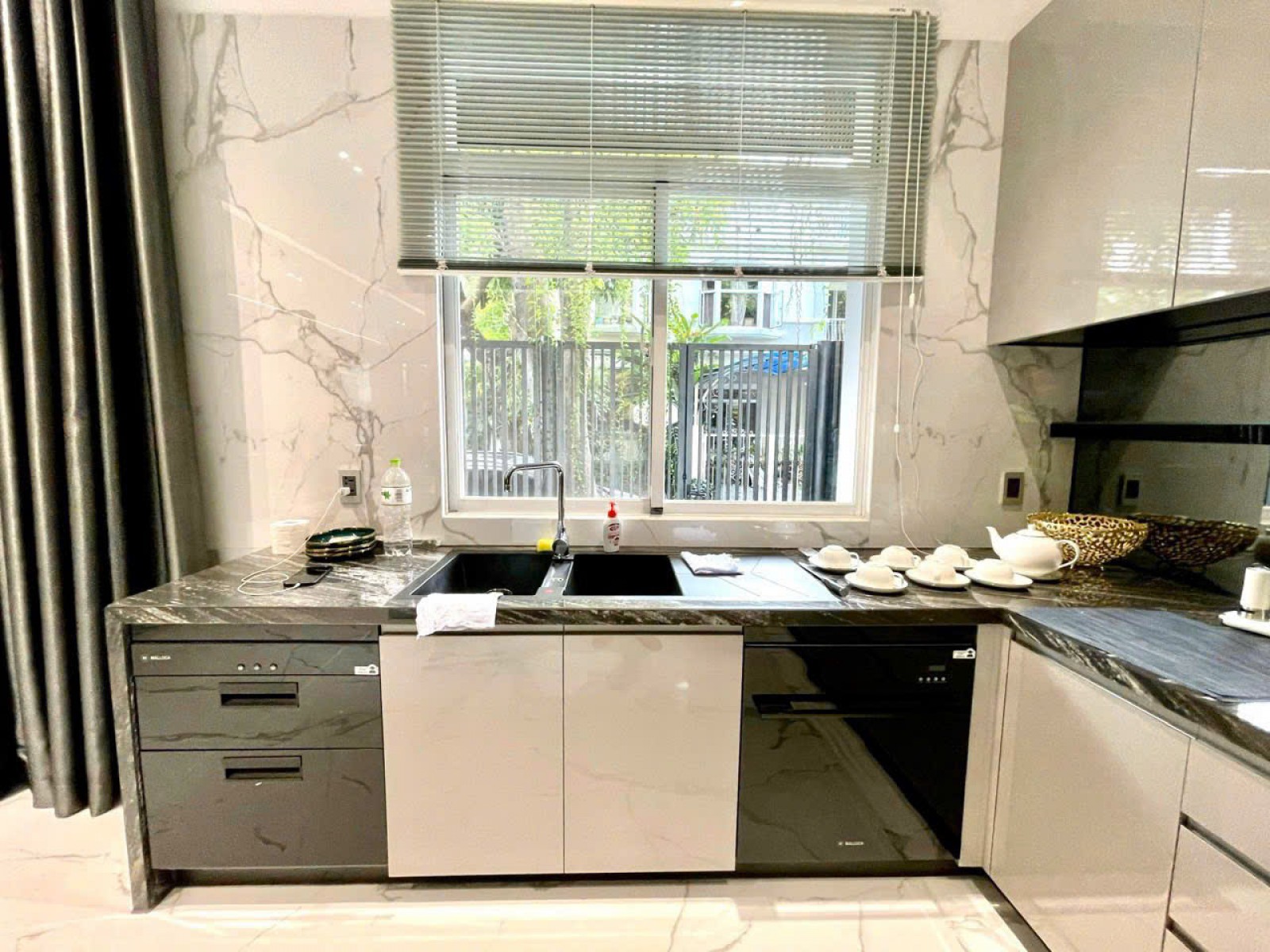 Bán căn Biệt thự Mỹ Thái 1, 7*18m, có thang máy, giá tốt đầu tư 34 tỷ - 12924
