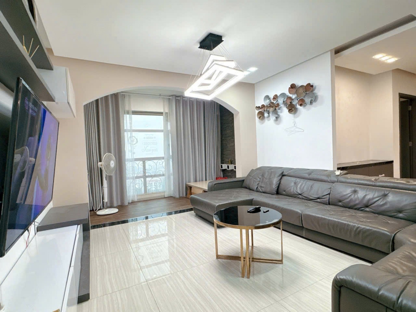 Bán Gấp căn hộ Happy Valley, 135m2, full nội thất đẹp, tặng ô xe 13m2 - 12960