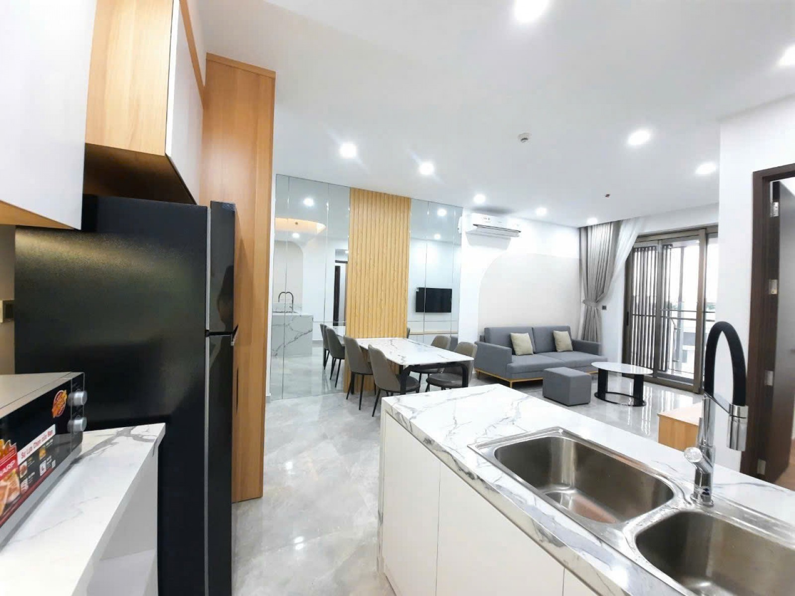 Bán gấp giá rẻ 7,6 tỷ căn hộ Midtown 2PN, 81m2, full nội thất, Quận 7 - 13052