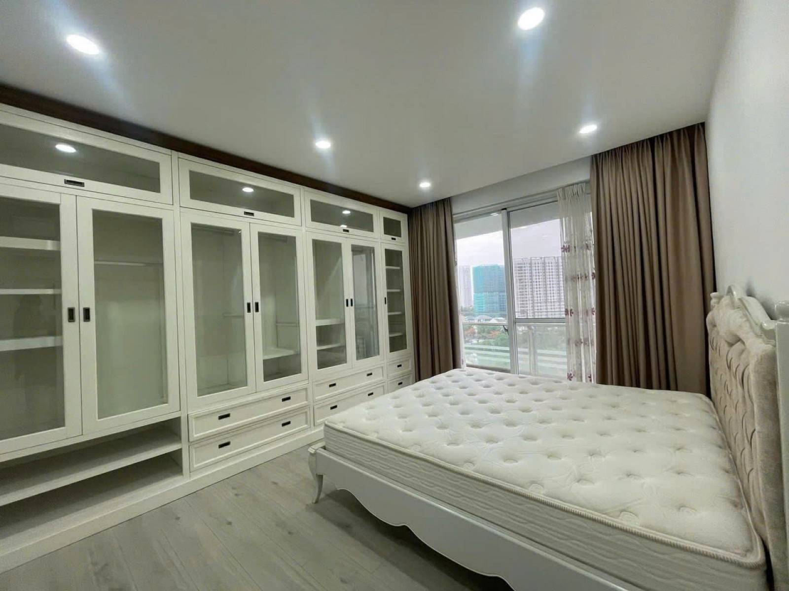 Bán gấp căn hộ view sông Riverpark Residence 123m2, lầu cao, giá rẻ - 13198