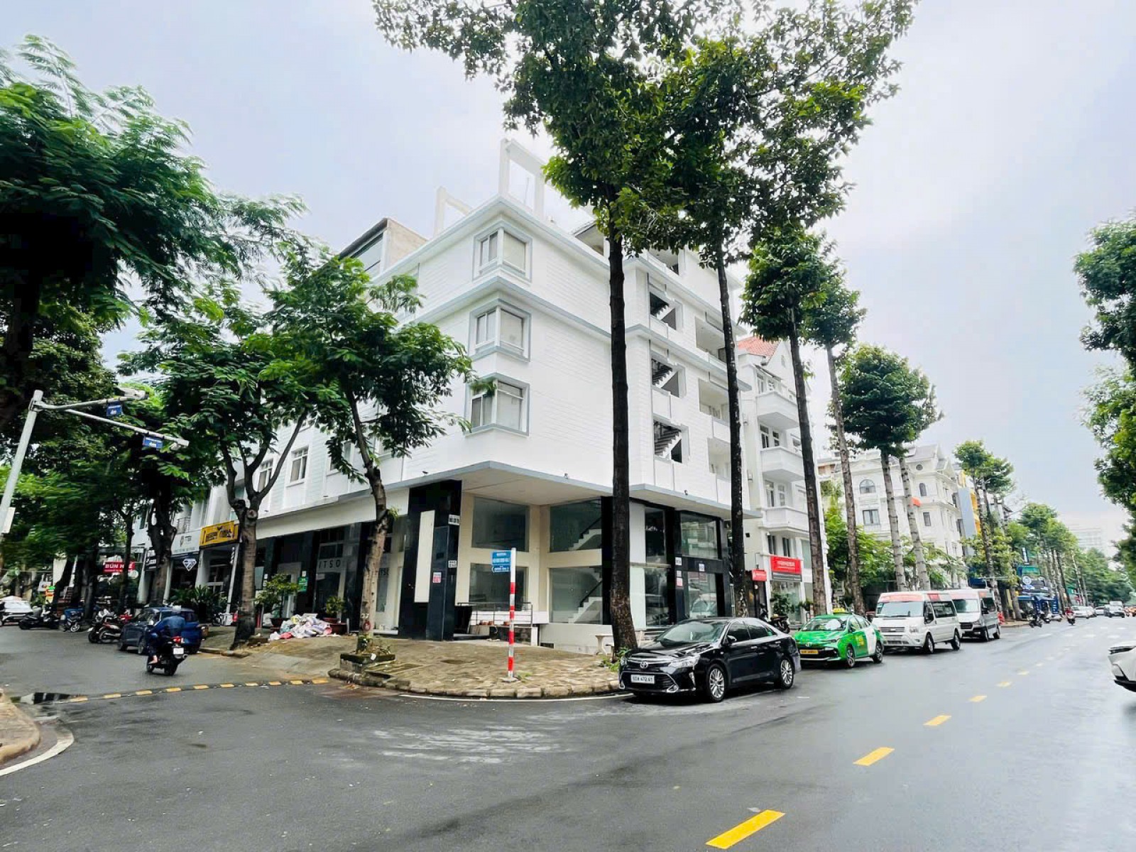 Cho thuê Nhà phố Hưng Gia 200m2 Góc 2 mặt tiền Đ.Phạm Văn Nghị, Quận 7