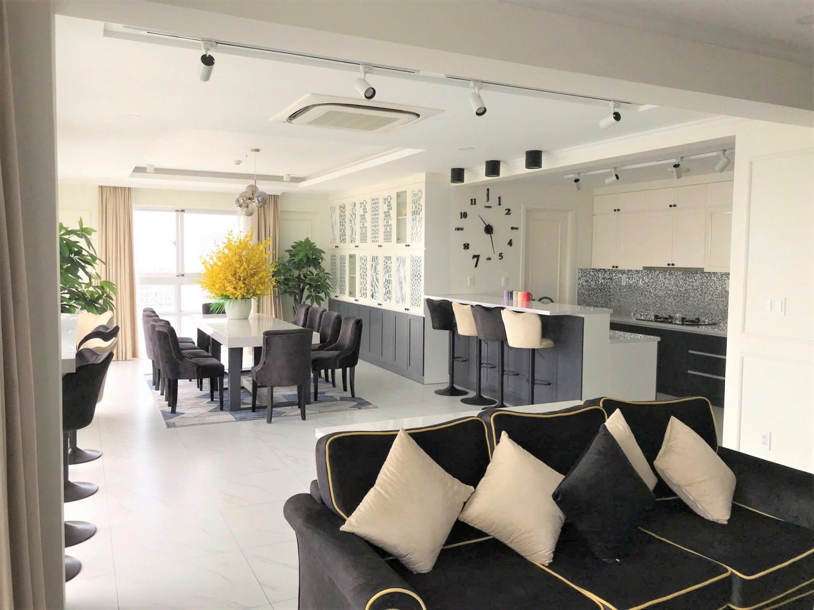 Bán căn hộ cao cấp Penhouse Happy Valley 235m2, góc 3 view nhìn sông - 13218