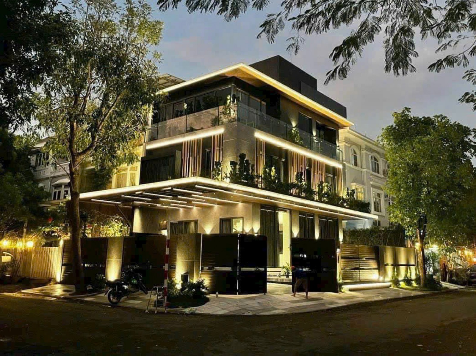 Bán Biệt thự Mỹ Giang góc 2 Mặt tiền, 11*18m, liền kề cầu Ánh sao PMH - 13244