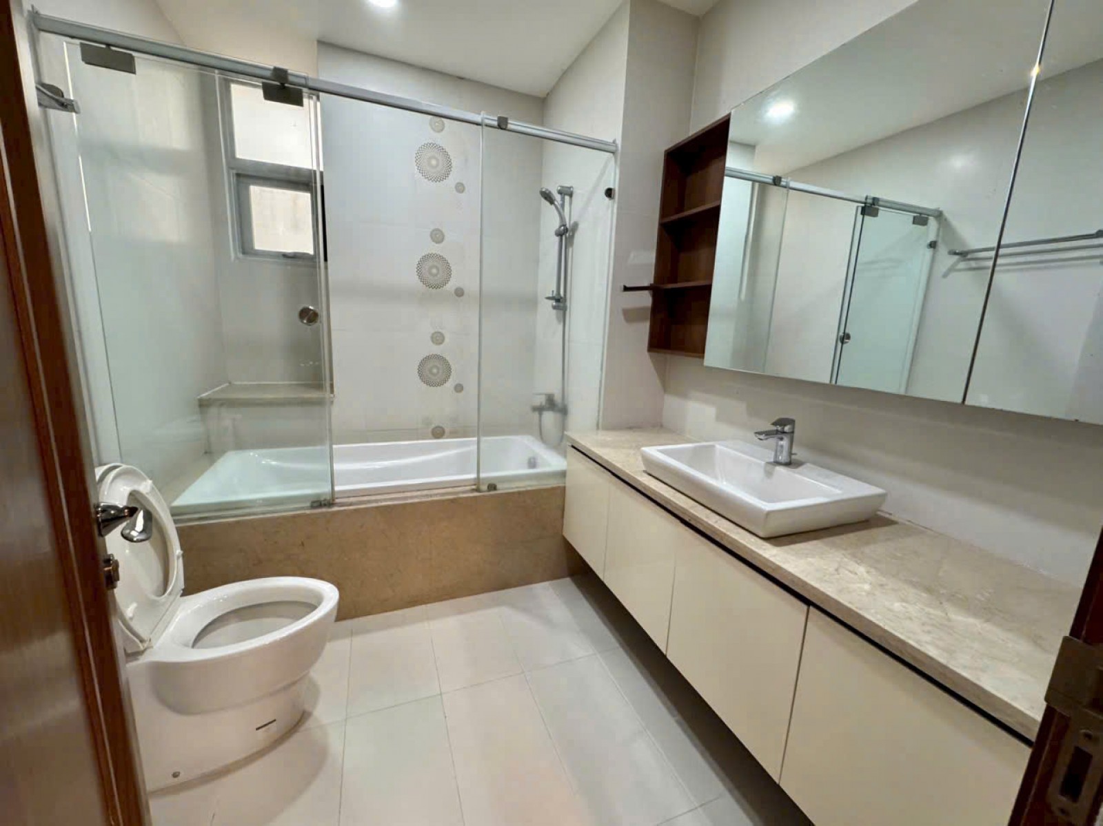 Cho thuê căn biệt thự Nam viên 3 lầu, 4PN ngay Công viên Hoa anh đào - 13347