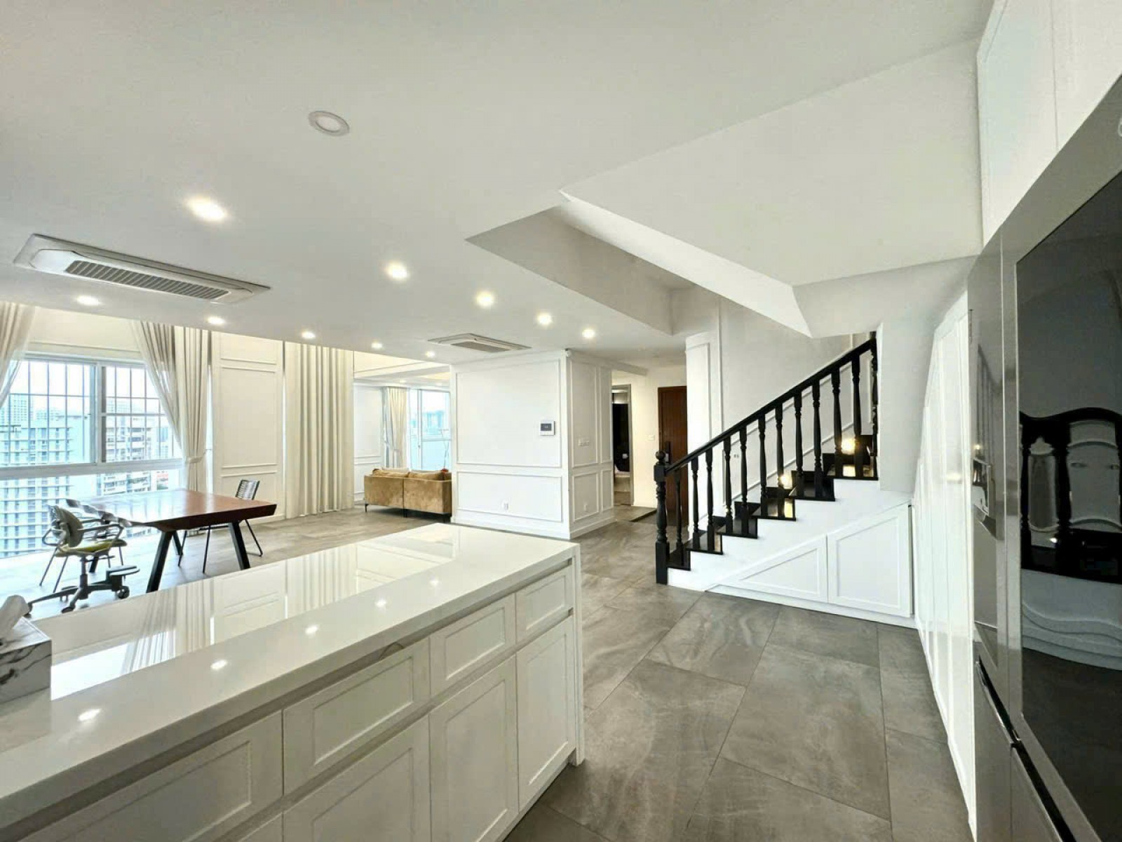 Suất nước ngoài Bán căn hộ penhouse Riverpark Residence 332m2, 3 tầng - 13400