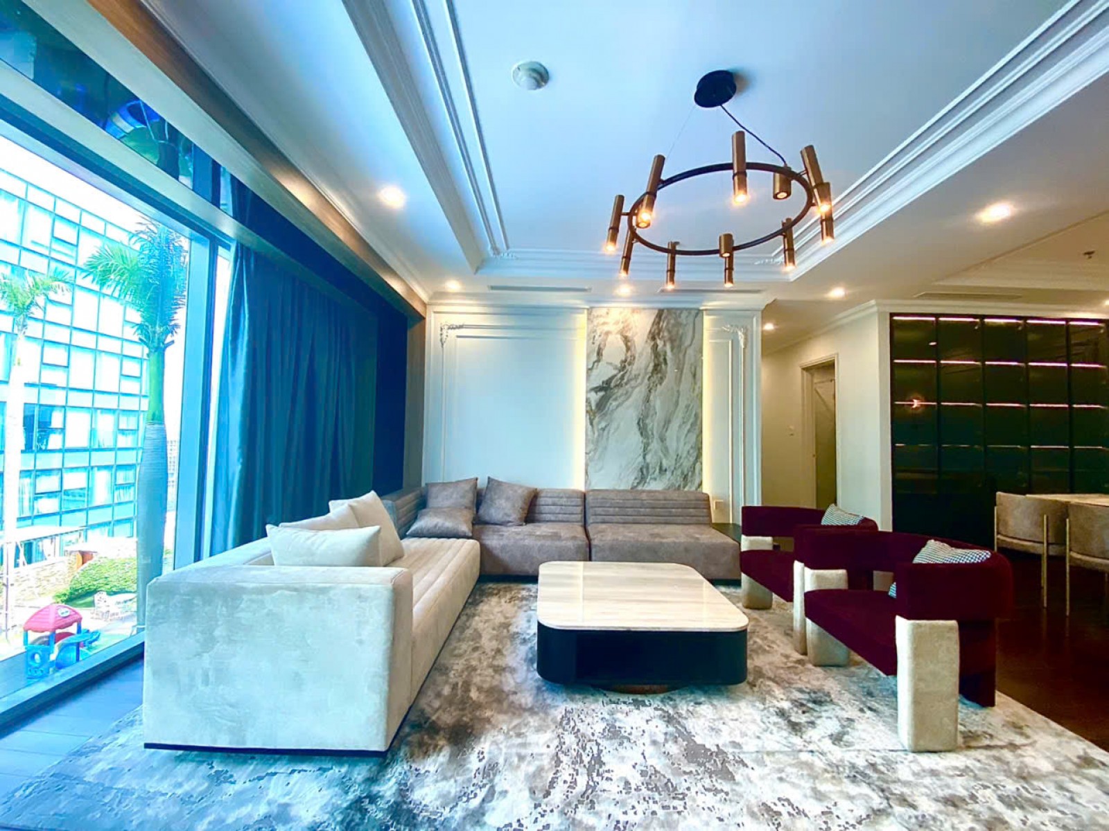 Bán căn hộ cao cấp Vincom Đồng Khởi, Quận 1, 190m2, 3PN, tặng nội thất hạng sang