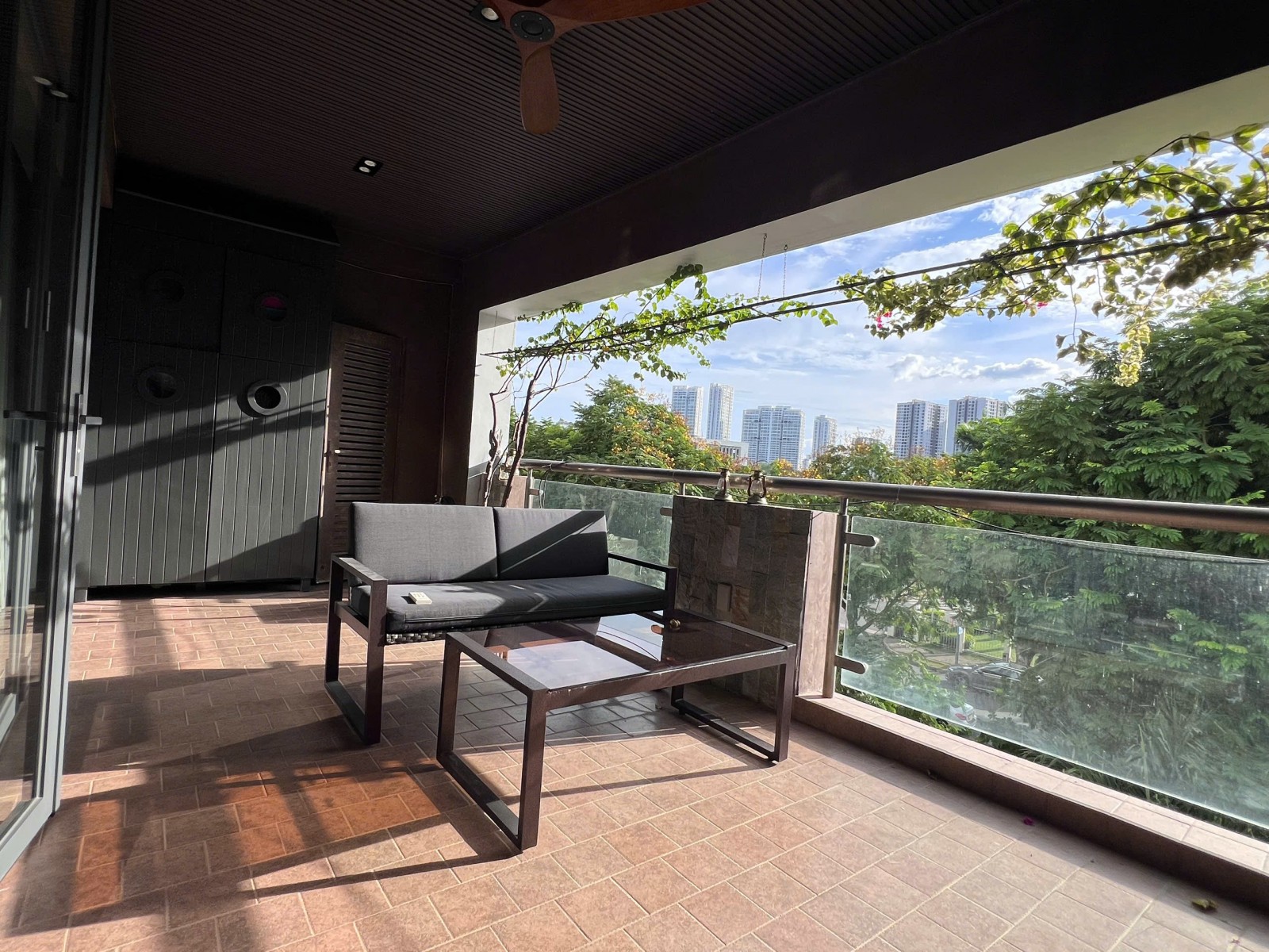 Bán căn hộ Mỹ Phát 137m2, nhà cực đẹp, 2PN, căn góc view hồ bơi ngay trường Đinh Thiện Lý, Q.7