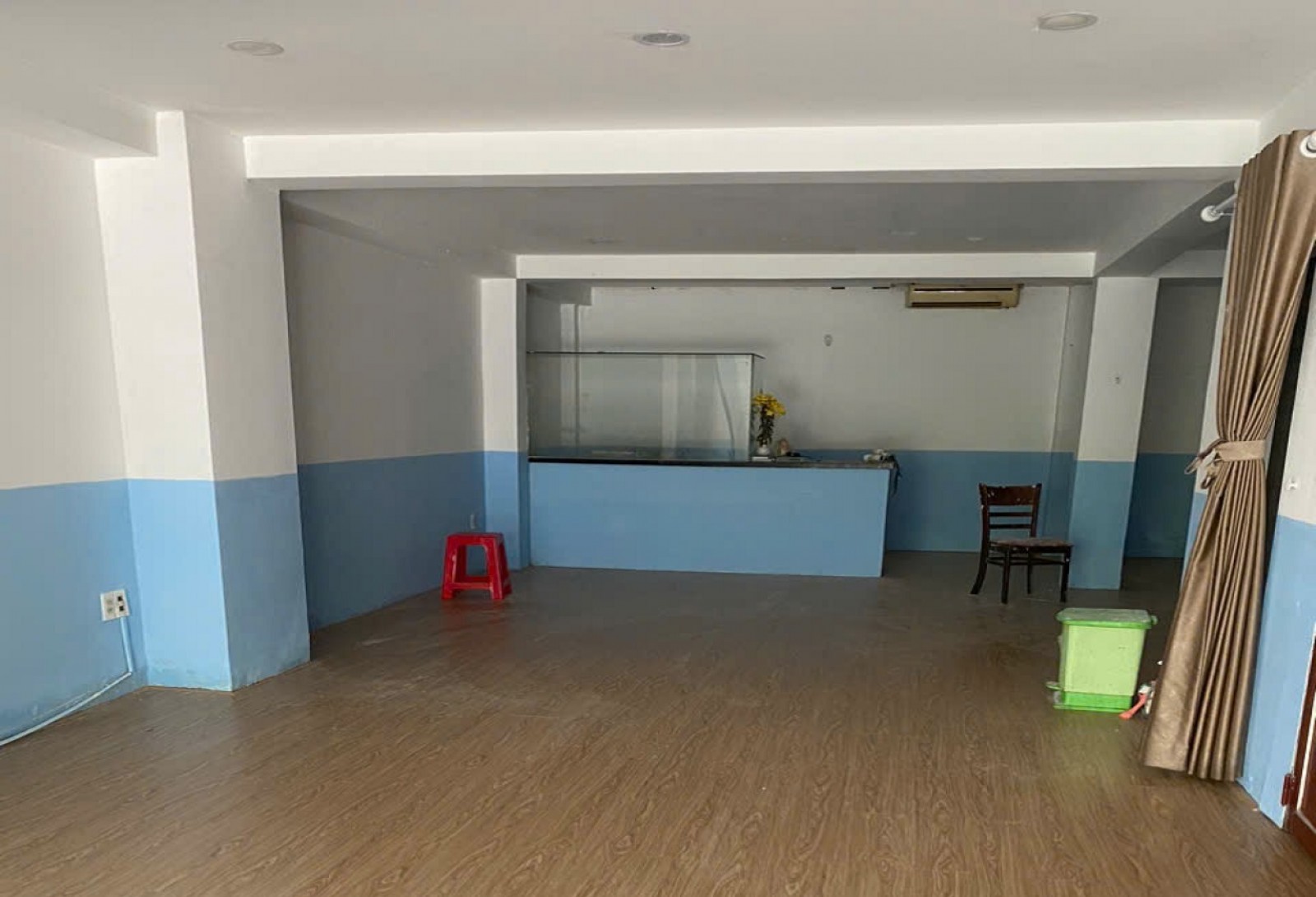Cho thuê mặt bằng tầng Trệt mặt tiền đường Hà Huy Tập, Vị trí đẹp PMH - 13685