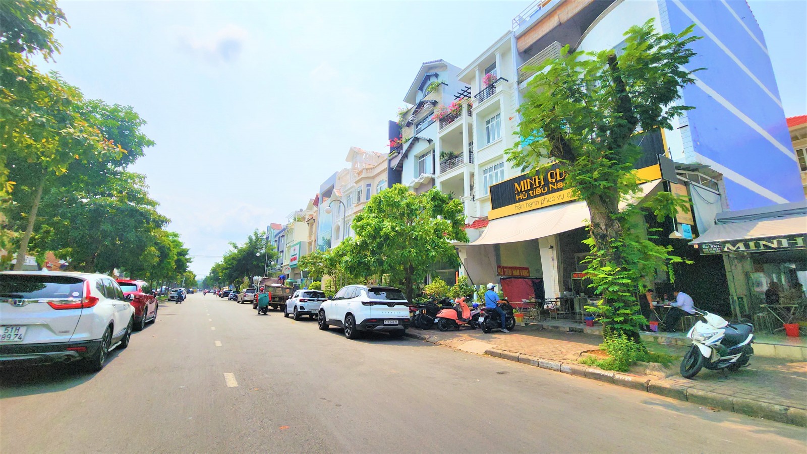 Cho thuê nhà Nam Thiên, 126m2, 3 lầu ngay đường đôi Hà Huy Tập, Quận 7 - 13709