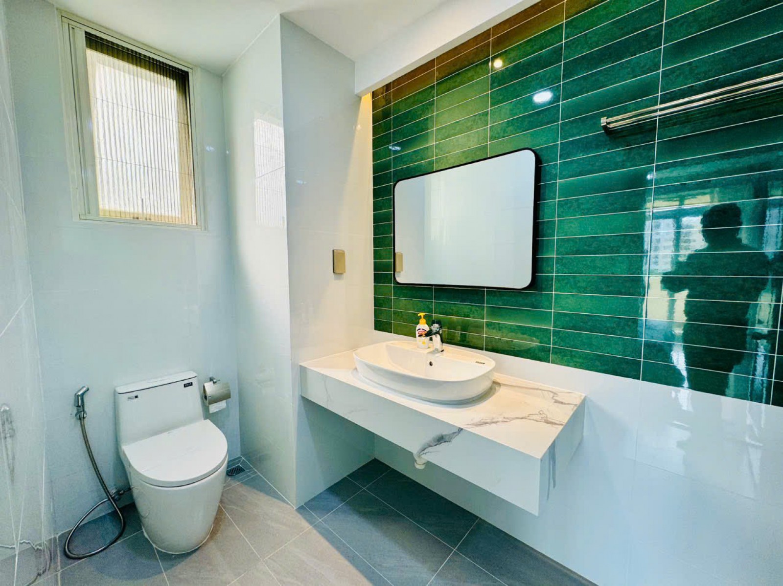 Cho thuê giá tốt căn hộ Cảnh Viên 2, 118m2, nhà đẹp view biệt thự Phú mỹ hưng - 13955