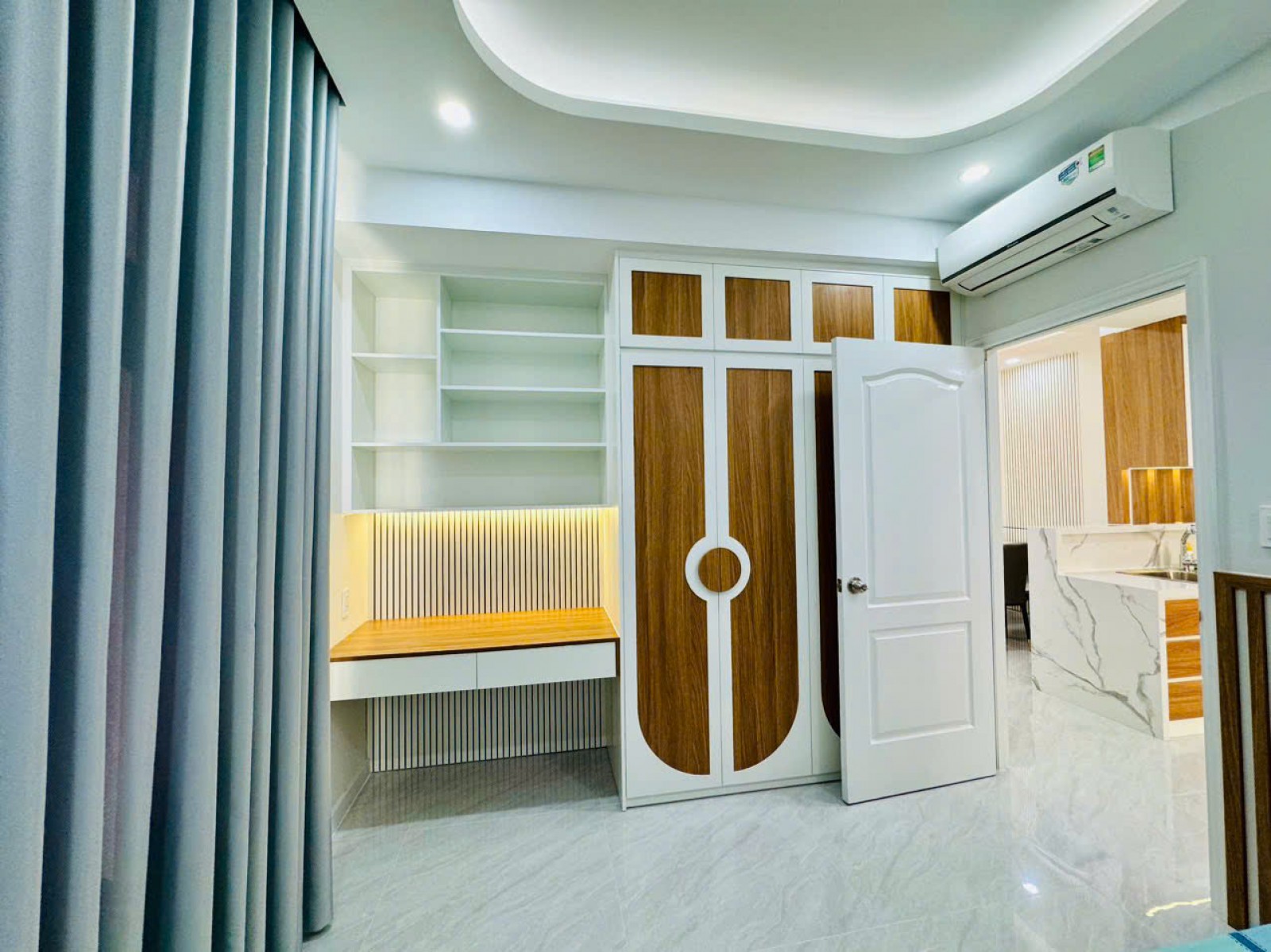 Cho thuê giá tốt căn hộ Cảnh Viên 2, 118m2, nhà đẹp view biệt thự Phú mỹ hưng