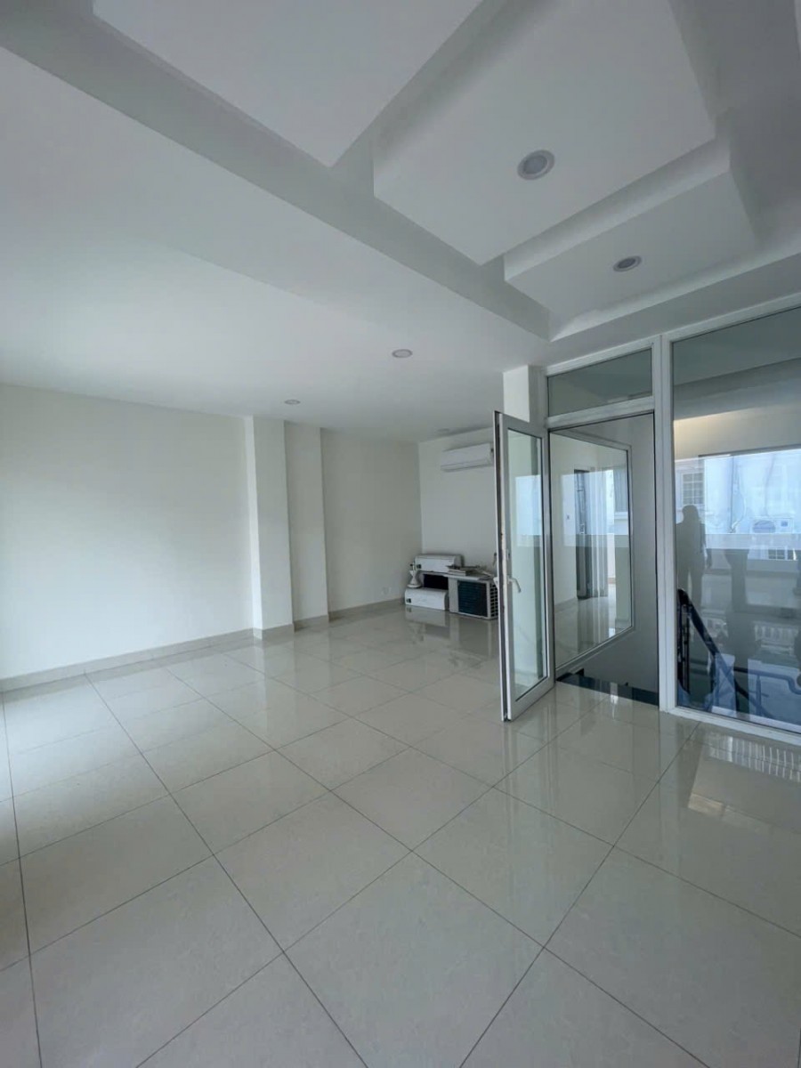 Cần bán gấp giá rẻ căn nhà phố Hưng Gia, 111m2, 4 lầu ngay đường nội khu Bùi Bằng Đoàn, Quận 7