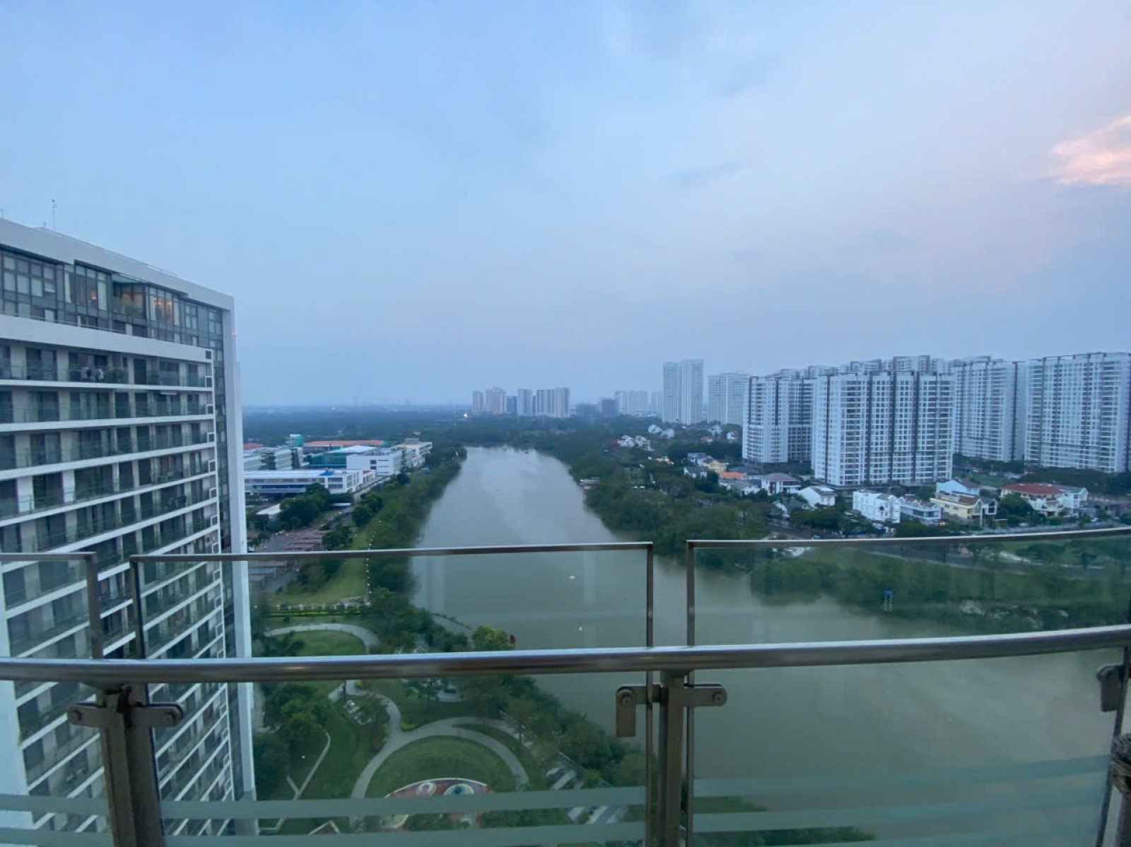 Cho thuê giá rẻ căn hộ cao cấp Riverpark Residence 137m2, 3PN chỉ 38tr - 13964