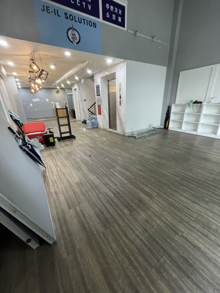 Cho thuê tầng Trệt + Lửng nhà phố đường Cao Triều Phát Phú Mỹ Hưng