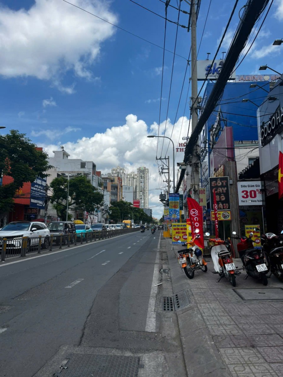 Cho thuê nhà mặt tiền Nguyễn Thị Thập, P Tân Phong, Quận 7, DT 5 x 22, 1 trệt 1 lầu - 13979