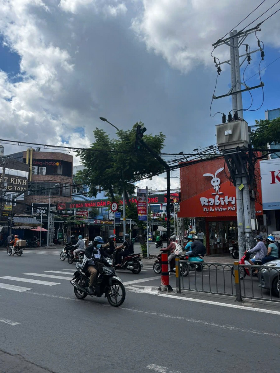 Cho thuê nhà mặt tiền Nguyễn Thị Thập, P Tân Phong, Quận 7, DT 5 x 22, 1 trệt 1 lầu - 13977