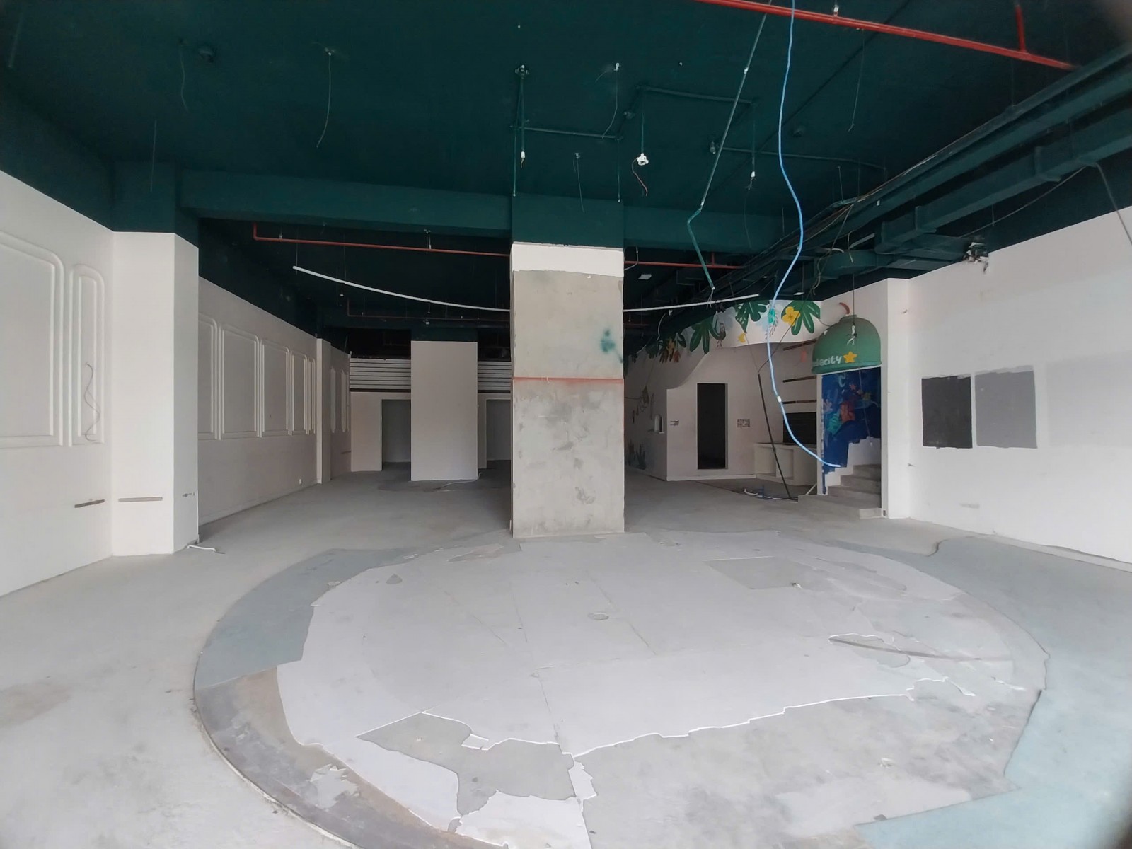 Cho thuê căn Shop kinh doanh Midtown M5 DT 438m2 trệt lầu ngay mặt tiền sảnh