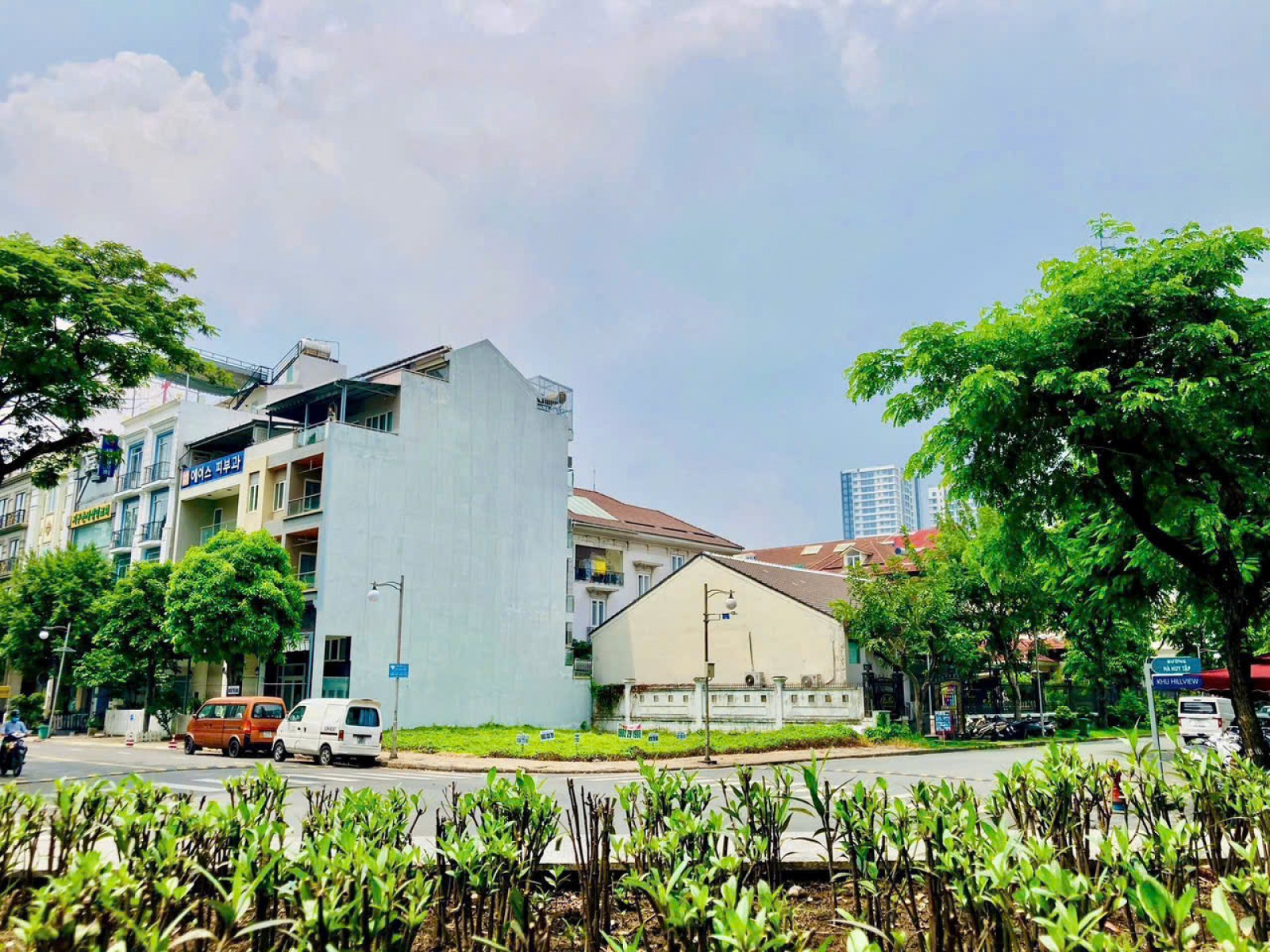 Bán gấp giá tốt 2 lô đất góc Nhà phố đường Hà huy tập và Phạm Văn Nghị 275m2 ngay Phú mỹ hưng - 14151