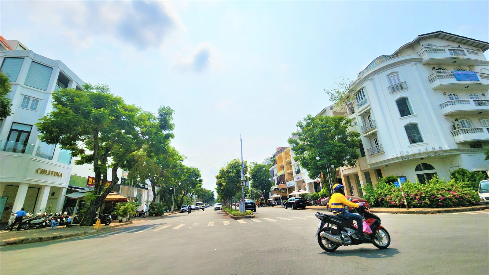 Hiếm! Cho thuê nguyên Tòa nhà kinh doanh 2 Mặt tiền đường Hà Huy Tập cực đẹp - 14209