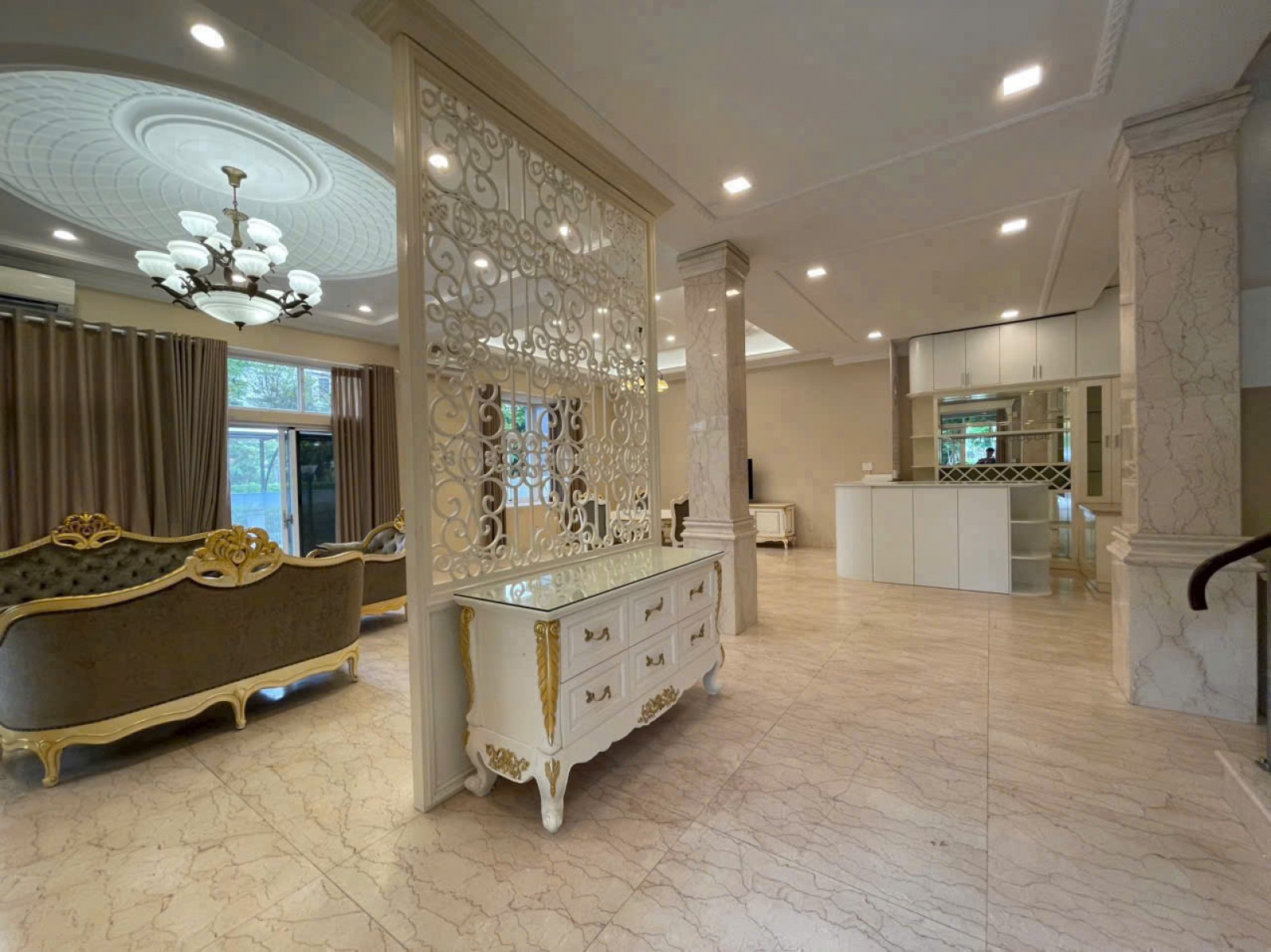 Cho thuê Biệt thự đơn lập Mỹ Phú, có hồ bơi ngay cạnh Villa Chateau Phú mỹ hưng