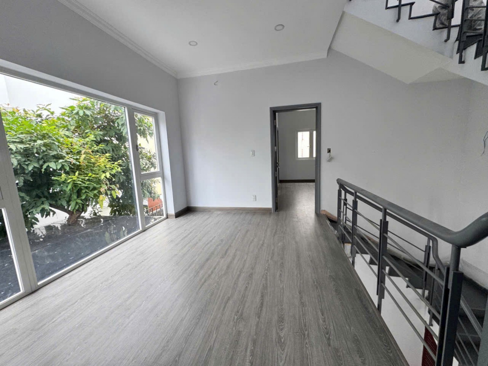 Cho thuê Biệt thự đẹp mới decor Mỹ Hưng, cạnh căn hộ Urban Hill Quận 7 - 14235