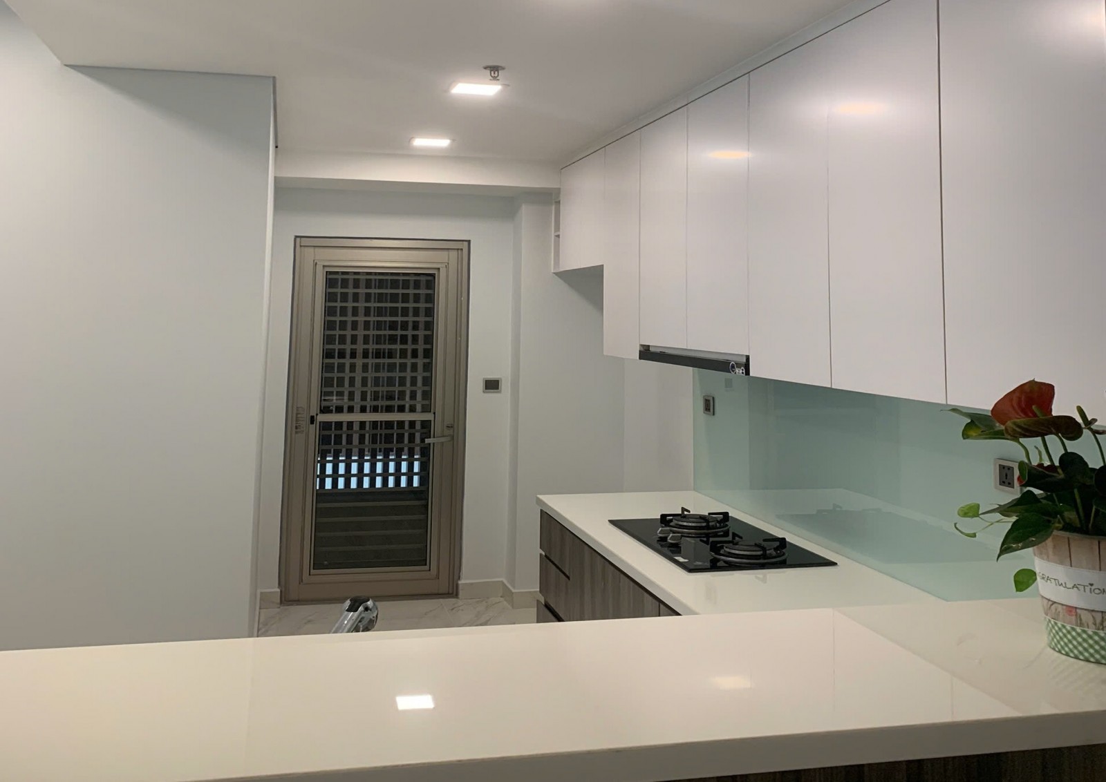 Bán giá CỰC RẺ căn hộ Midtown, 84m2, 2PN, full nội thất, đã có Sổ hồng, tặng ô xe hơi - 14344